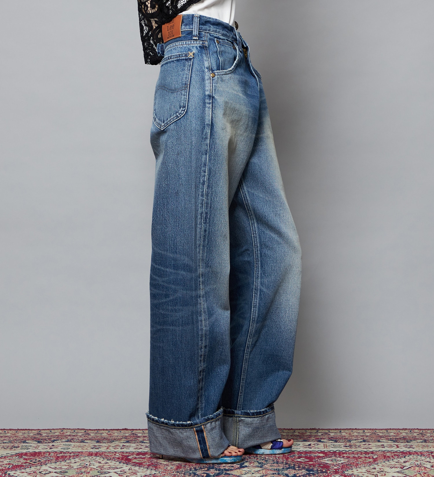 Lee(リー)の【予約】【101 101周年記念特別モデル】HIGH-RISE RELAXED STRAIGHT デニムパンツ|パンツ/デニム/ジーンズパンツ/レディース|中色ブルー