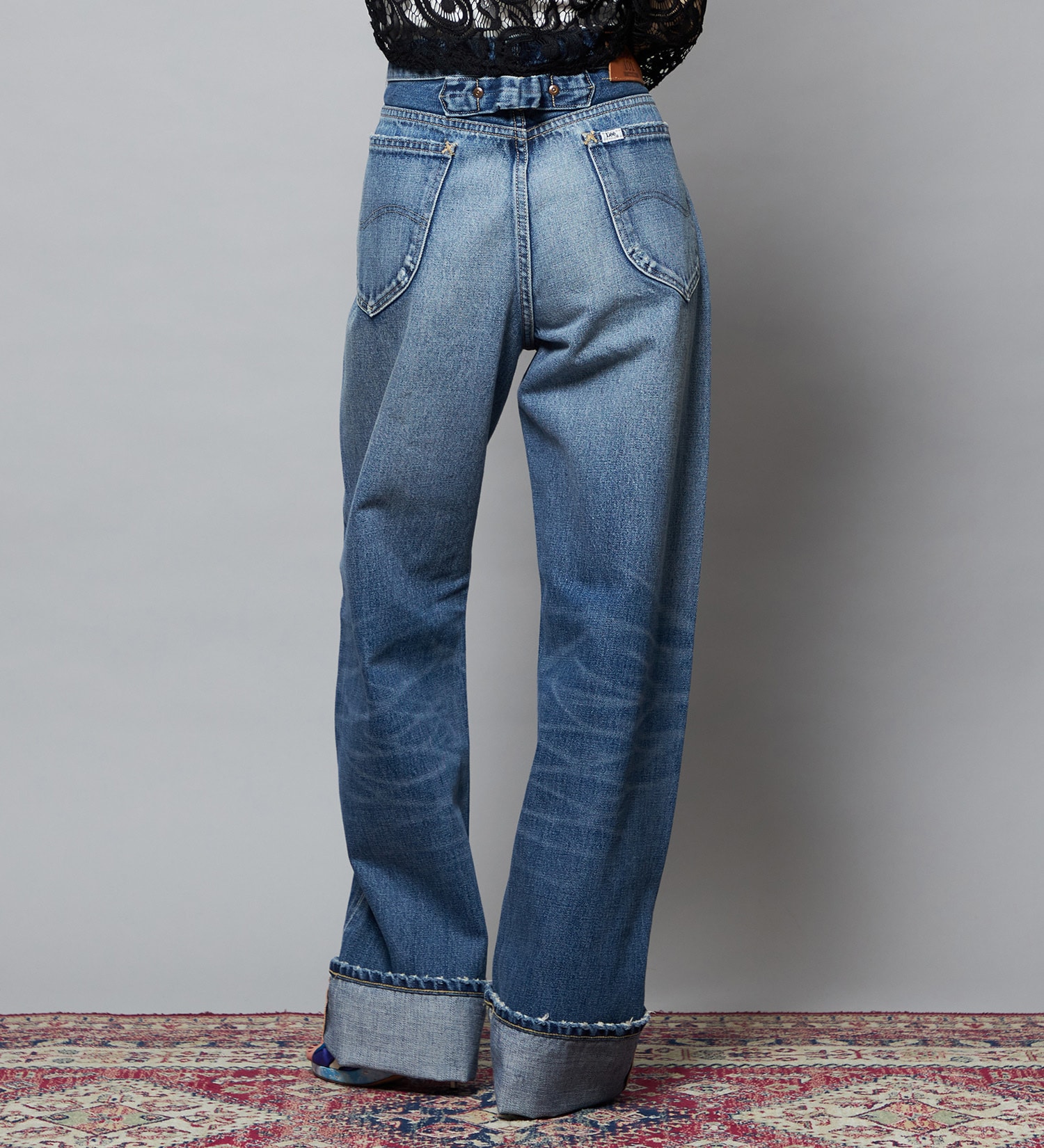 Lee(リー)の【予約】【101 101周年記念特別モデル】HIGH-RISE RELAXED STRAIGHT デニムパンツ|パンツ/デニム/ジーンズパンツ/レディース|中色ブルー