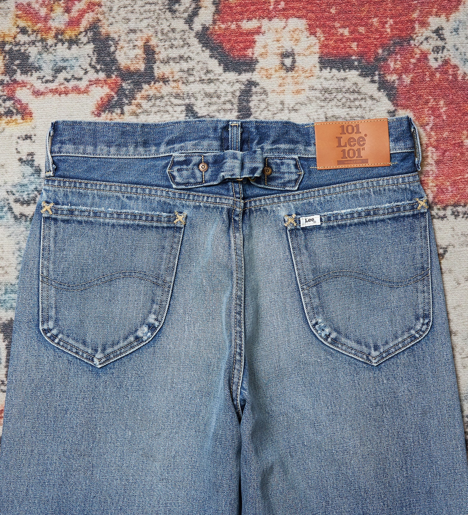 Lee(リー)の【予約】【101 101周年記念特別モデル】HIGH-RISE RELAXED STRAIGHT デニムパンツ|パンツ/デニム/ジーンズパンツ/レディース|中色ブルー