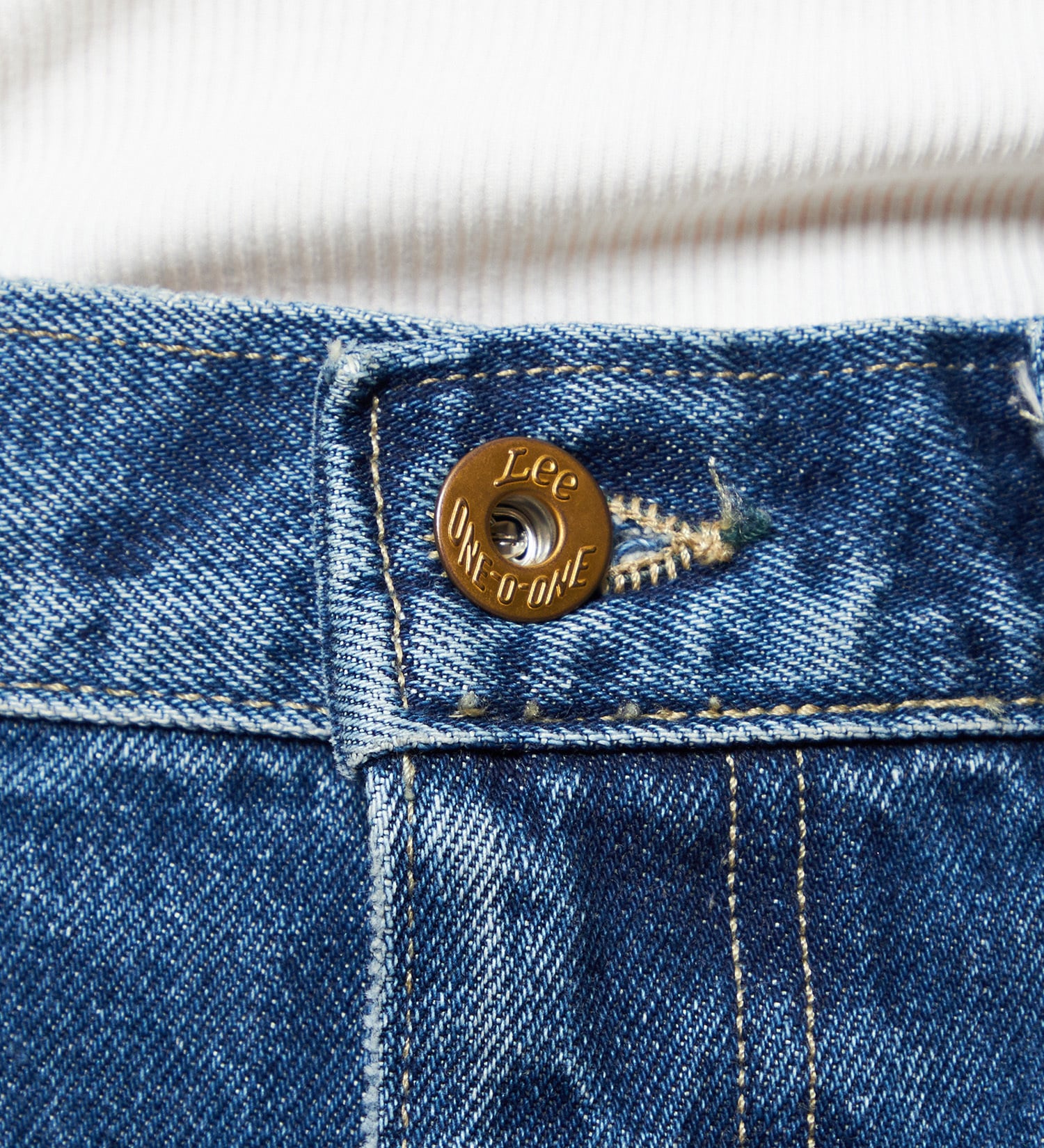 Lee(リー)の【予約】【101 101周年記念特別モデル】HIGH-RISE RELAXED STRAIGHT デニムパンツ|パンツ/デニム/ジーンズパンツ/レディース|中色ブルー