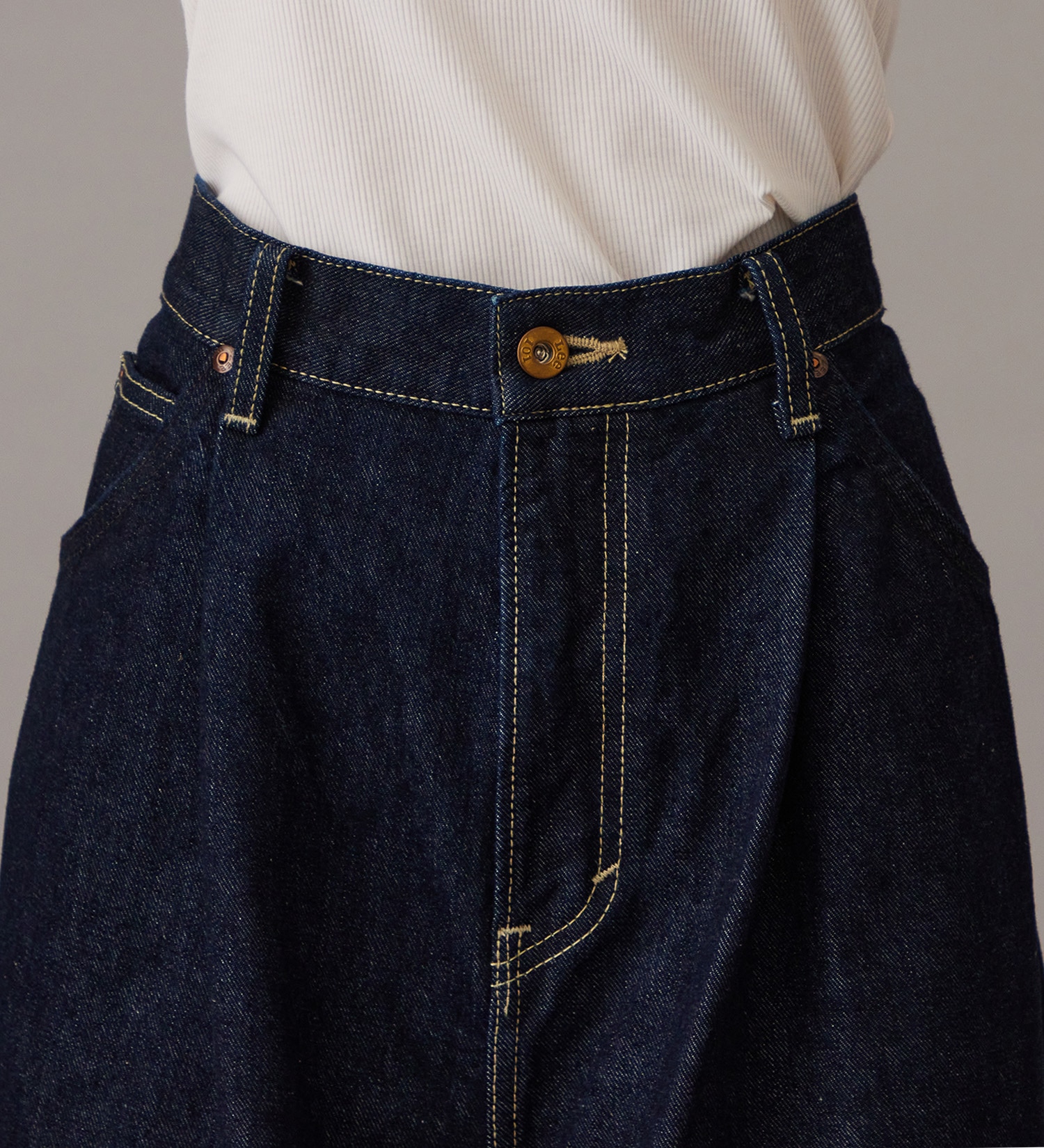 Lee(リー)の【予約】【101 101周年記念特別モデル】ANNIVERSARY 101 ICONIC SUPER WIDE TUCK PANTS セットアップ可|パンツ/デニム/ジーンズパンツ/レディース|インディゴブルー