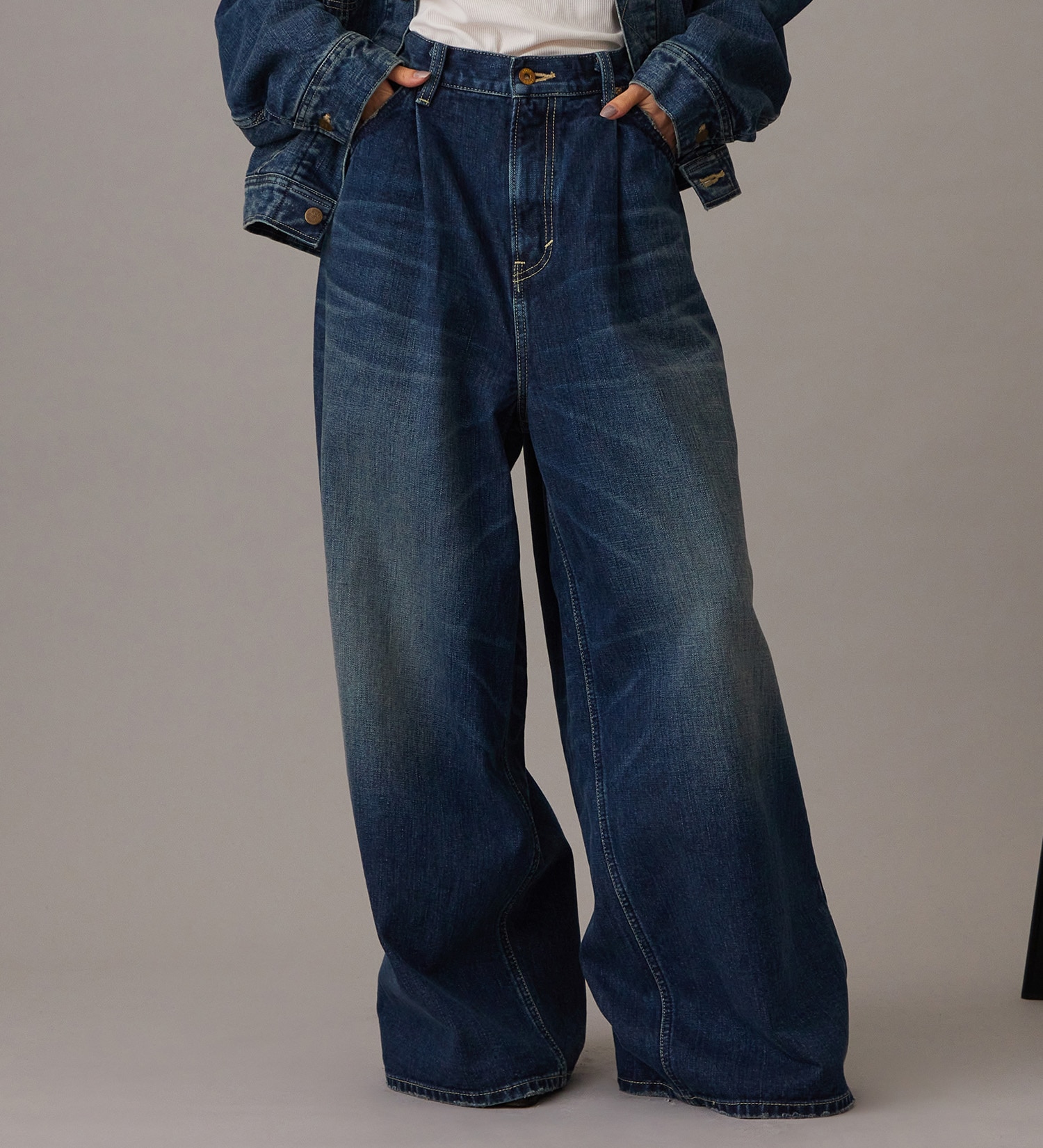Lee(リー)の【予約】【101 101周年記念特別モデル】ANNIVERSARY 101 ICONIC SUPER WIDE TUCK PANTS セットアップ可|パンツ/デニム/ジーンズパンツ/レディース|中色ブルー