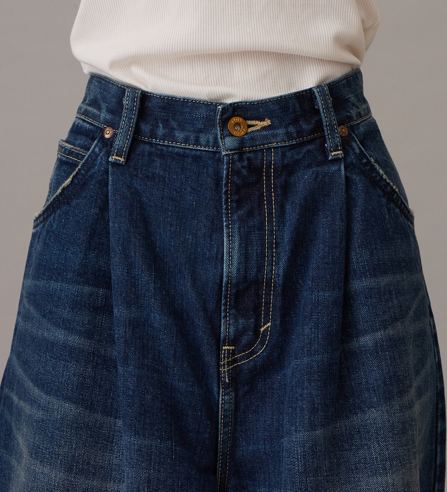 Lee(リー)の【予約】【101 101周年記念特別モデル】ANNIVERSARY 101 ICONIC SUPER WIDE TUCK PANTS セットアップ可|パンツ/デニム/ジーンズパンツ/レディース|中色ブルー