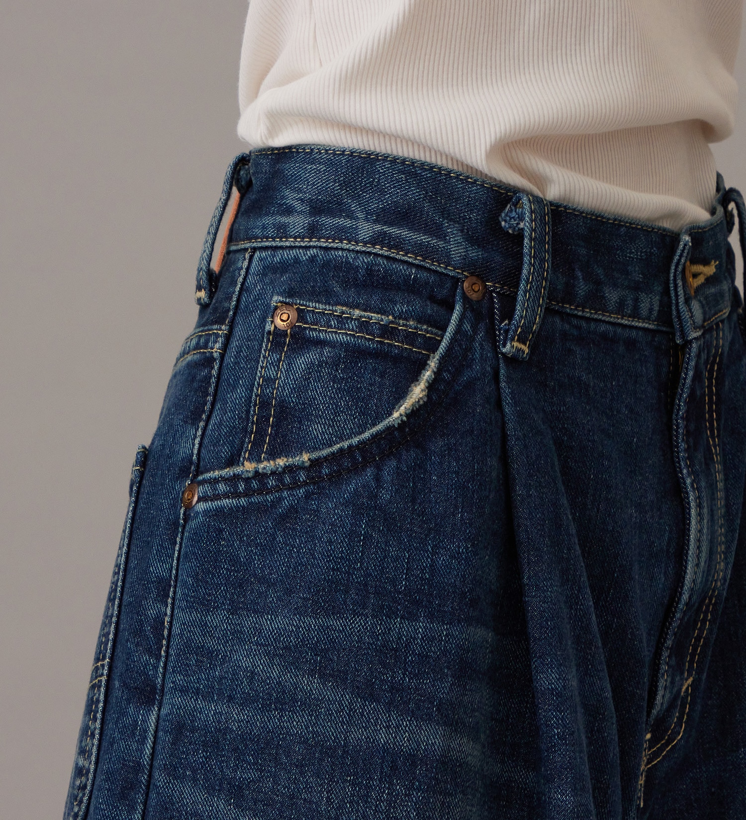 Lee(リー)の【予約】【101 101周年記念特別モデル】ANNIVERSARY 101 ICONIC SUPER WIDE TUCK PANTS セットアップ可|パンツ/デニム/ジーンズパンツ/レディース|中色ブルー
