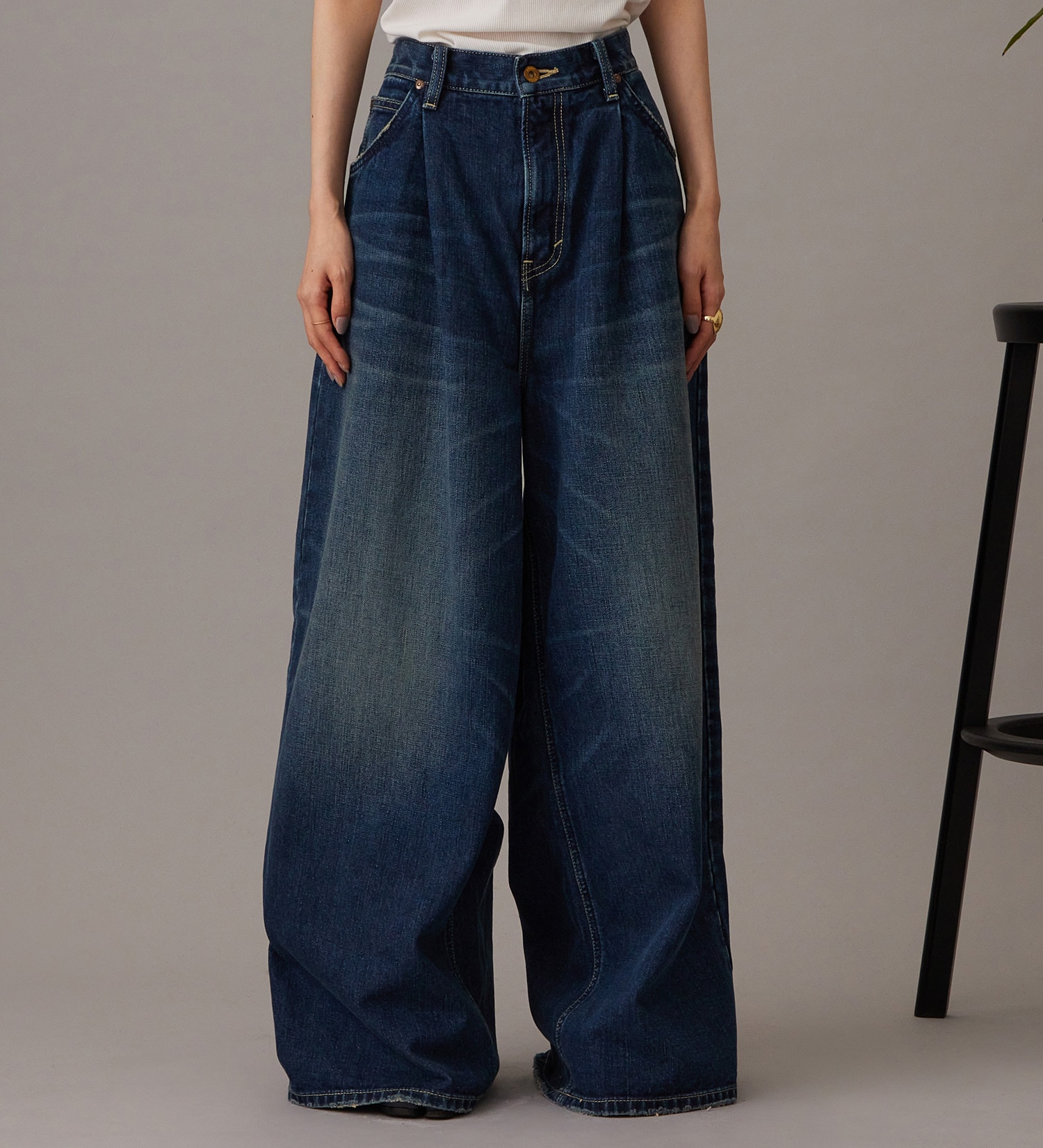 Lee(リー)の【予約】【101 101周年記念特別モデル】ANNIVERSARY 101 ICONIC SUPER WIDE TUCK PANTS セットアップ可|パンツ/デニム/ジーンズパンツ/レディース|中色ブルー