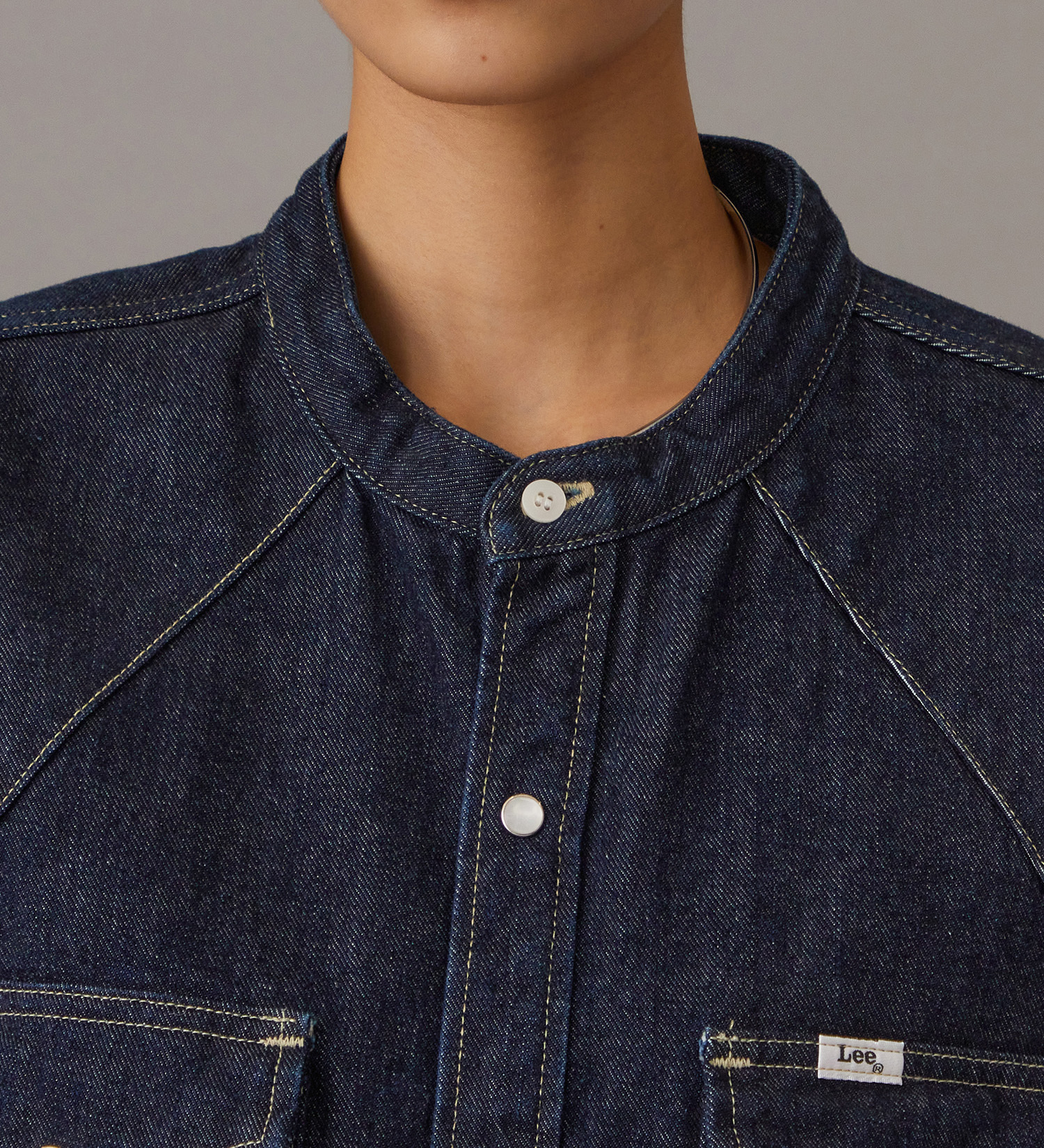Lee(リー)の【予約】【101 101周年記念特別モデル】ANNIVERSARY 101 ICONIC BAND COLLAR SHIRTS JACKET セットアップ可|トップス/シャツ/ブラウス/レディース|インディゴブルー