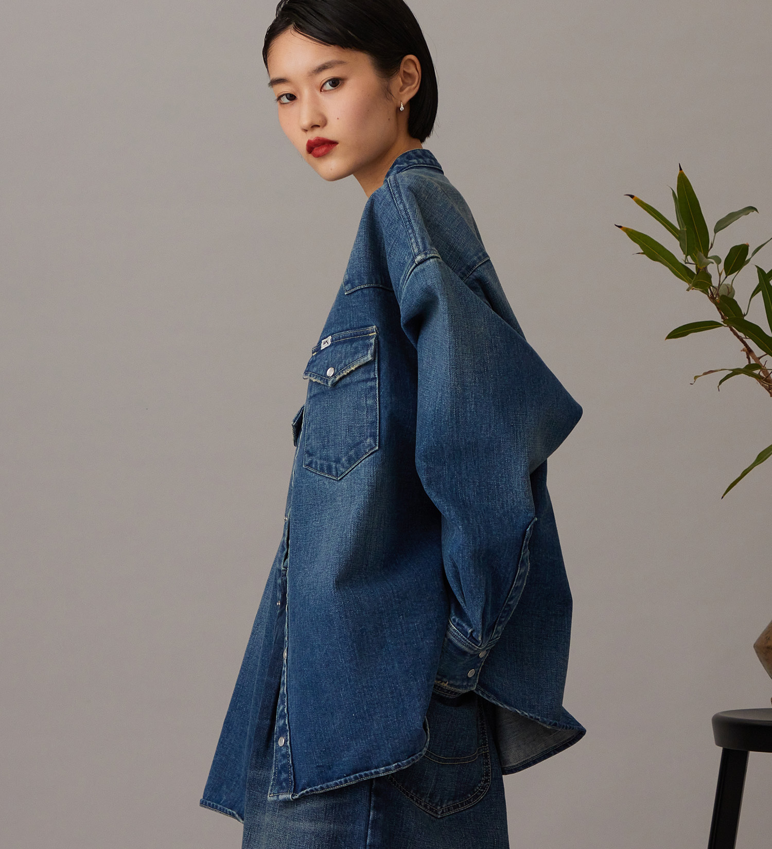 Lee(リー)の【予約】【101 101周年記念特別モデル】ANNIVERSARY 101 ICONIC BAND COLLAR SHIRTS JACKET セットアップ可|トップス/シャツ/ブラウス/レディース|中色ブルー