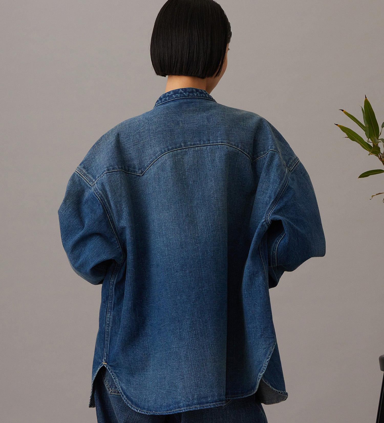 Lee(リー)の【予約】【101 101周年記念特別モデル】ANNIVERSARY 101 ICONIC BAND COLLAR SHIRTS JACKET セットアップ可|トップス/シャツ/ブラウス/レディース|中色ブルー