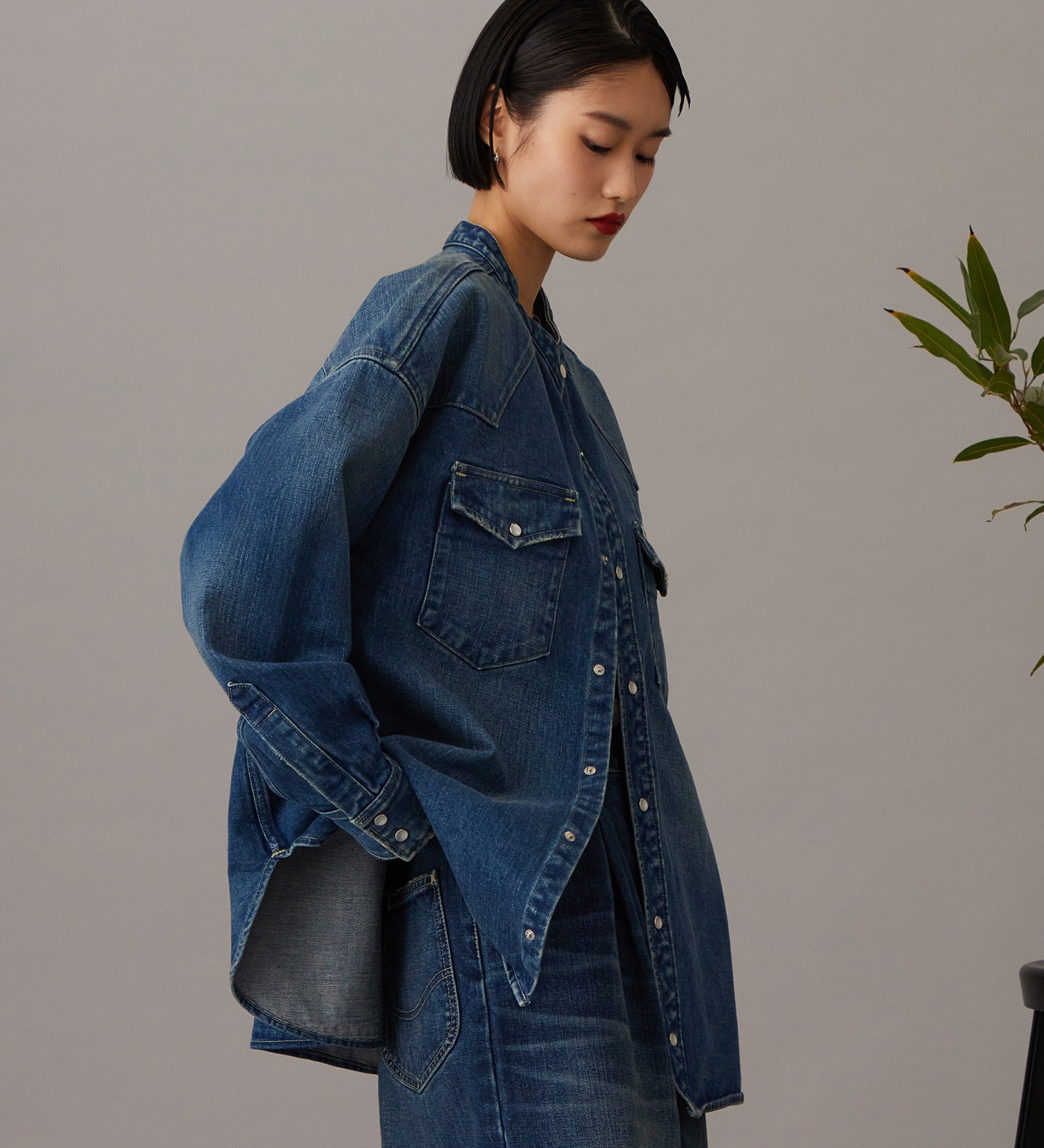 Lee(リー)の【予約】【101 101周年記念特別モデル】ANNIVERSARY 101 ICONIC BAND COLLAR SHIRTS JACKET セットアップ可|トップス/シャツ/ブラウス/レディース|中色ブルー
