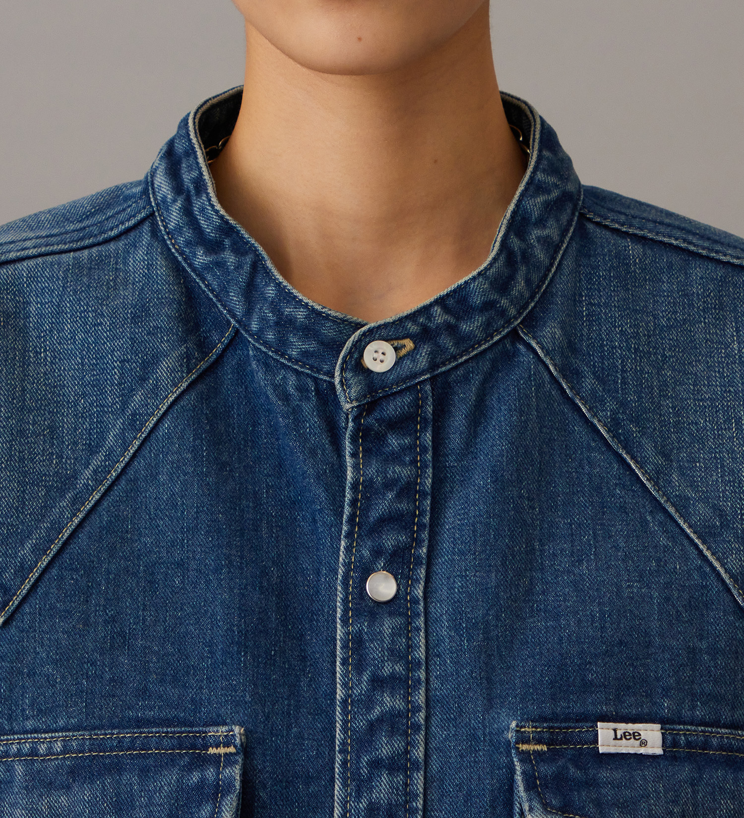 Lee(リー)の【予約】【101 101周年記念特別モデル】ANNIVERSARY 101 ICONIC BAND COLLAR SHIRTS JACKET セットアップ可|トップス/シャツ/ブラウス/レディース|中色ブルー