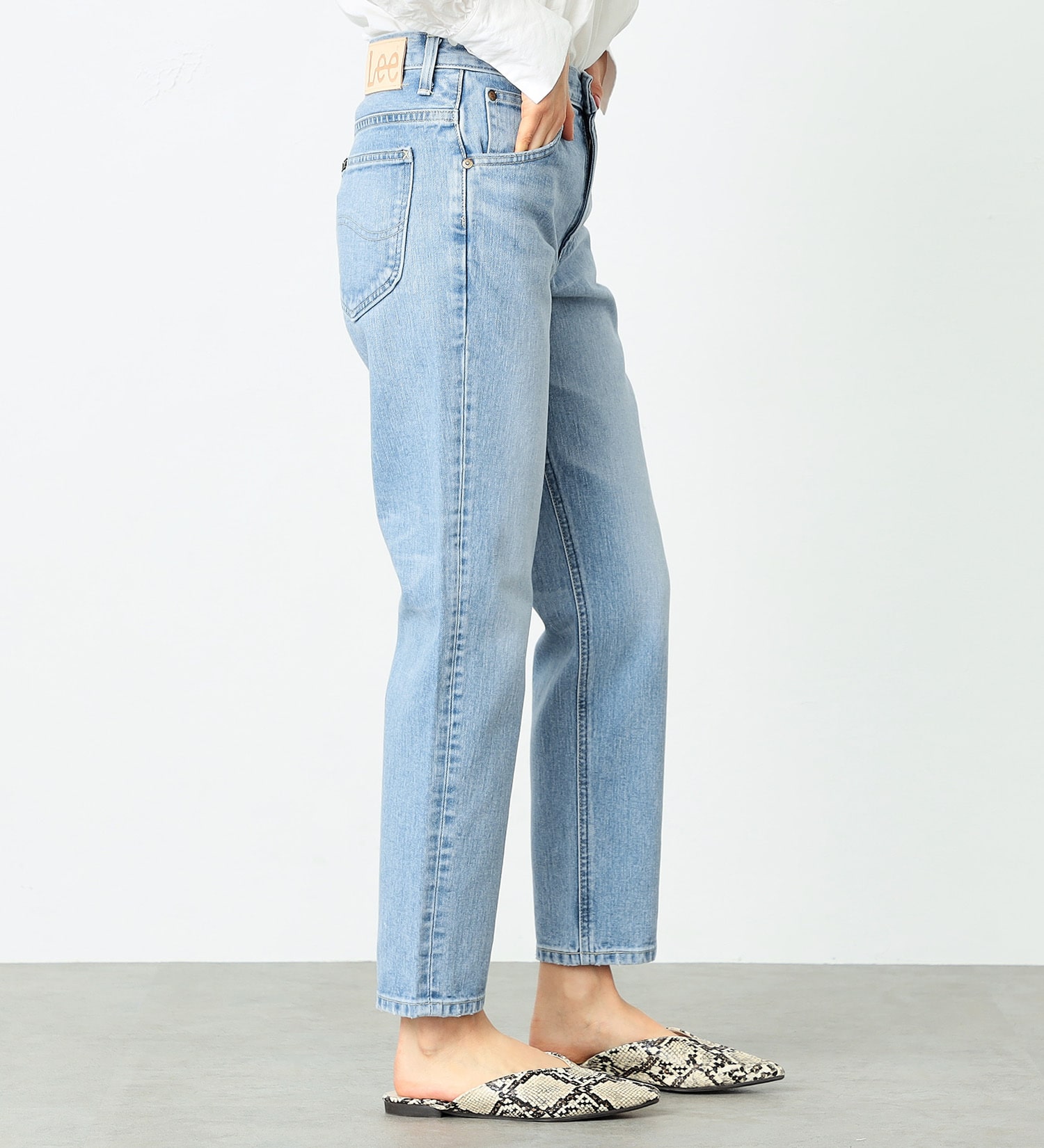 Lee(リー)の【決算SALE】【毎日はきたい】STANDARD WARDROBE ナローフィットデニムパンツ|パンツ/デニム/ジーンズパンツ/レディース|淡色ブルー