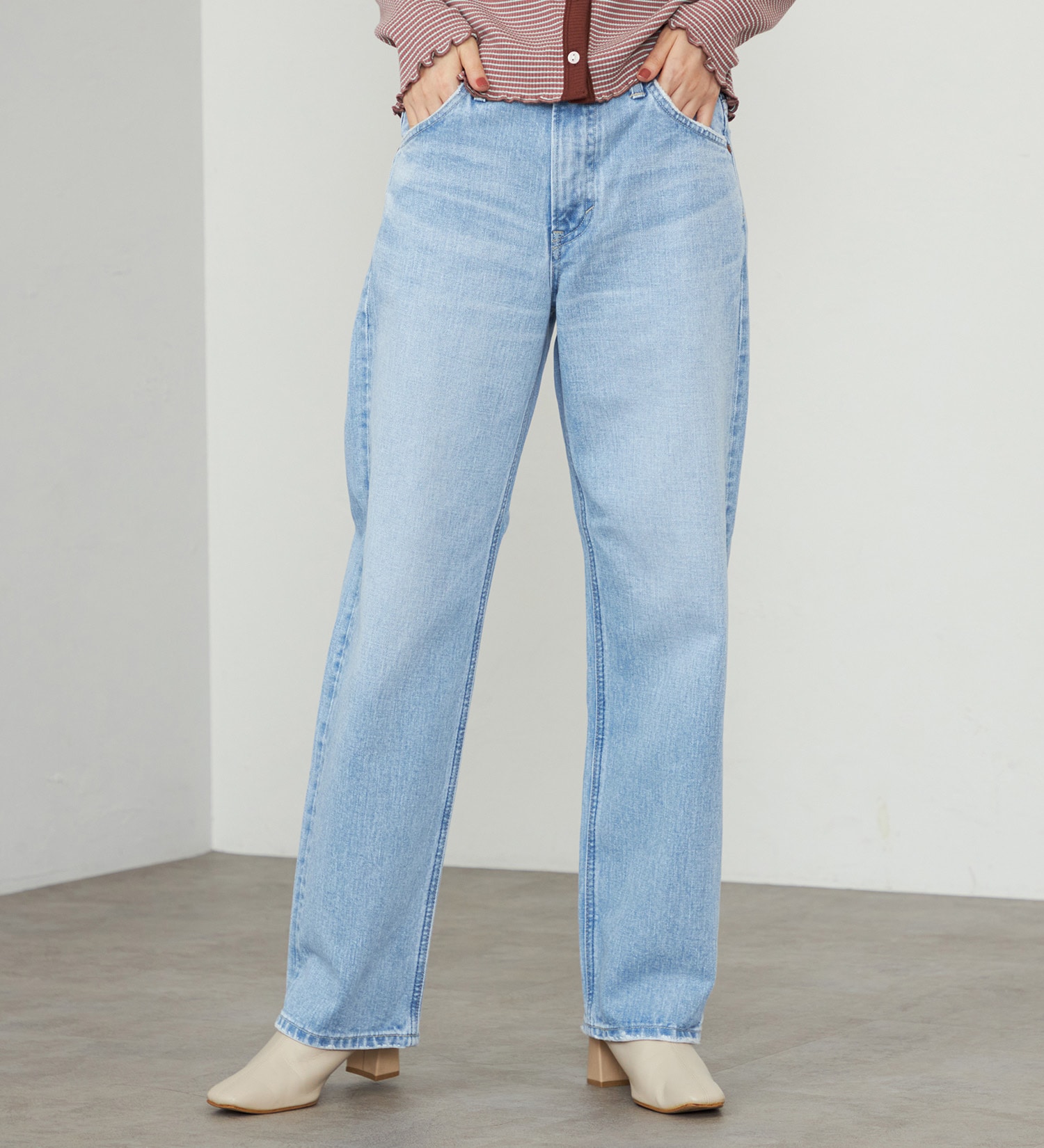Lee(リー)のSTANDARD WARDROBE ボーイズストレートパンツ セットアップ可【CHARA着用アイテム】|パンツ/デニム/ジーンズパンツ/レディース|淡色ブルー