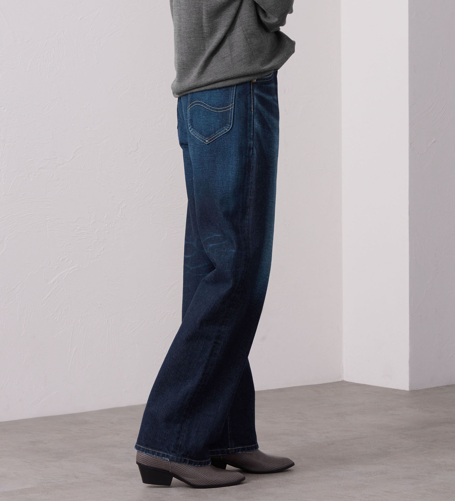 Lee(リー)のSTANDARD WARDROBE ストレートパンツ|パンツ/デニム/ジーンズパンツ/レディース|濃色ブルー