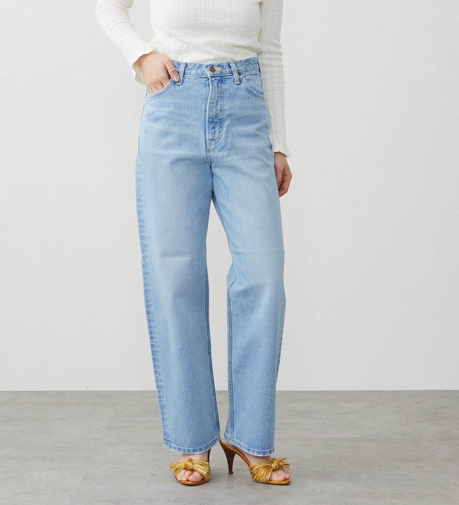 Lee(リー)の【試着対象】STANDARD WARDROBE ストレートパンツ|パンツ/デニム/ジーンズパンツ/レディース|淡色ブルー