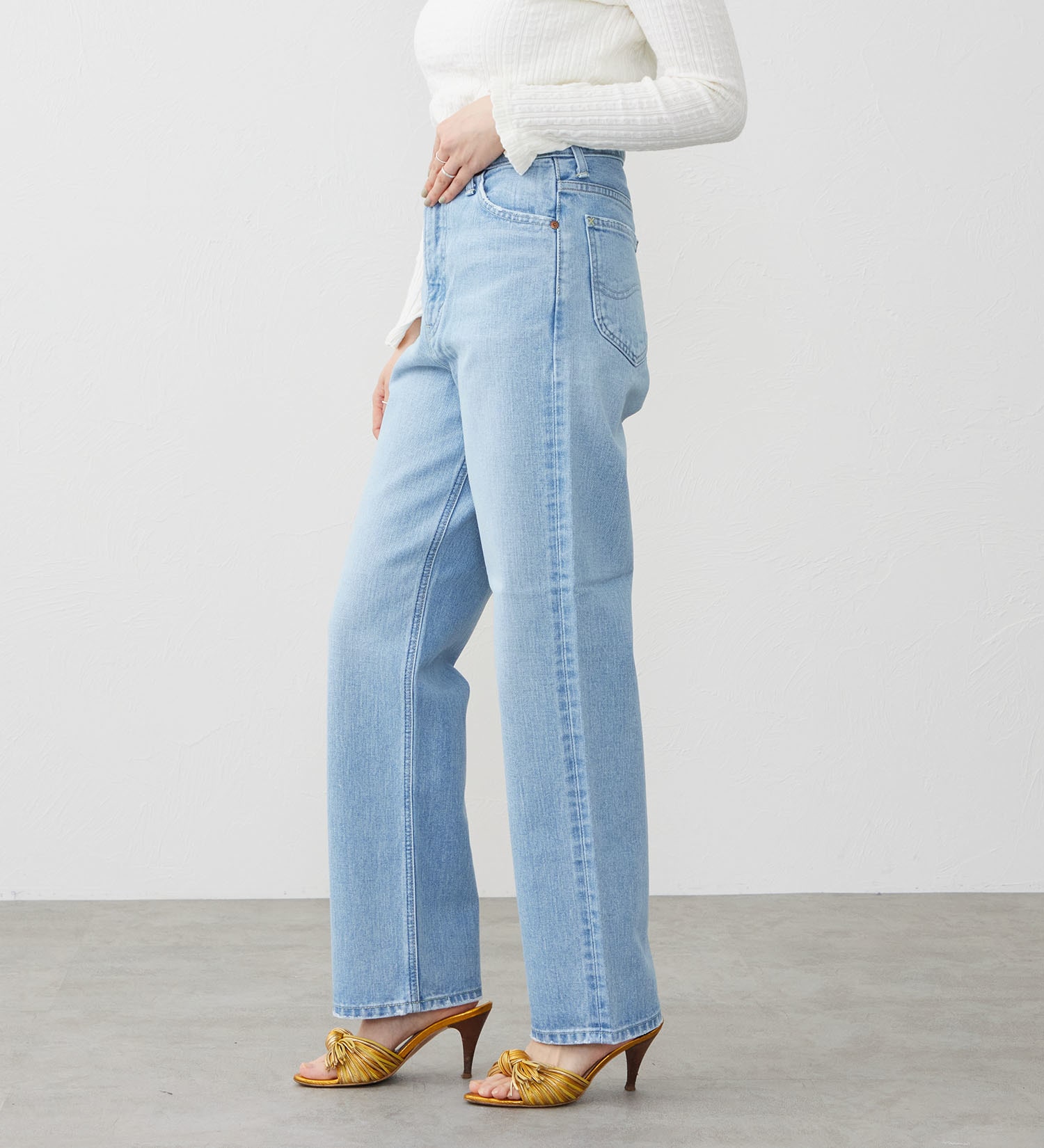 Lee(リー)の【試着対象】STANDARD WARDROBE ストレートパンツ|パンツ/デニム/ジーンズパンツ/レディース|淡色ブルー