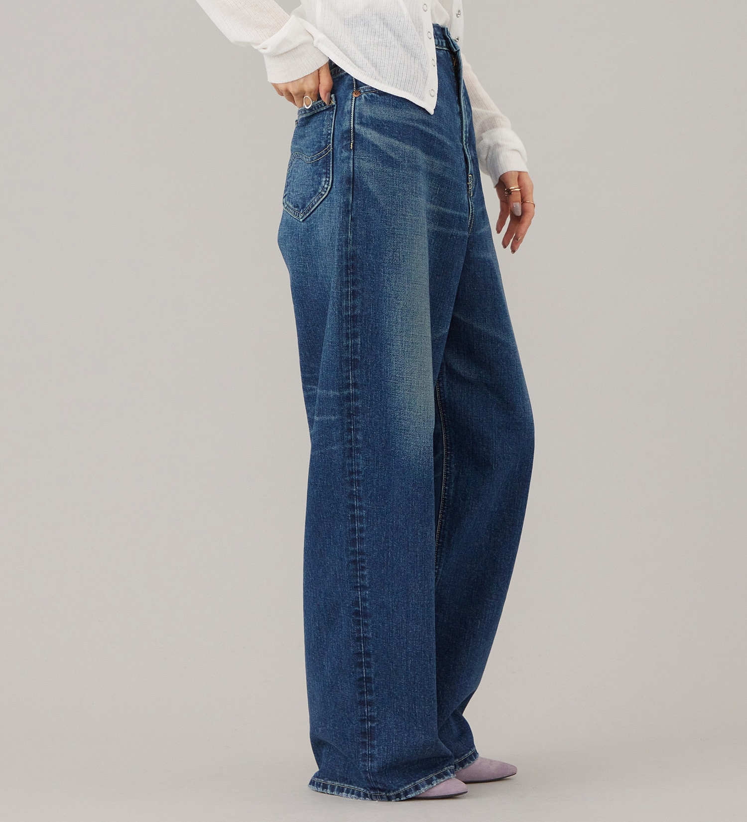 Lee(リー)のSTANDARD WARDROBE バギーパンツ セットアップ対応|パンツ/デニム/ジーンズパンツ/レディース|中色ブルー
