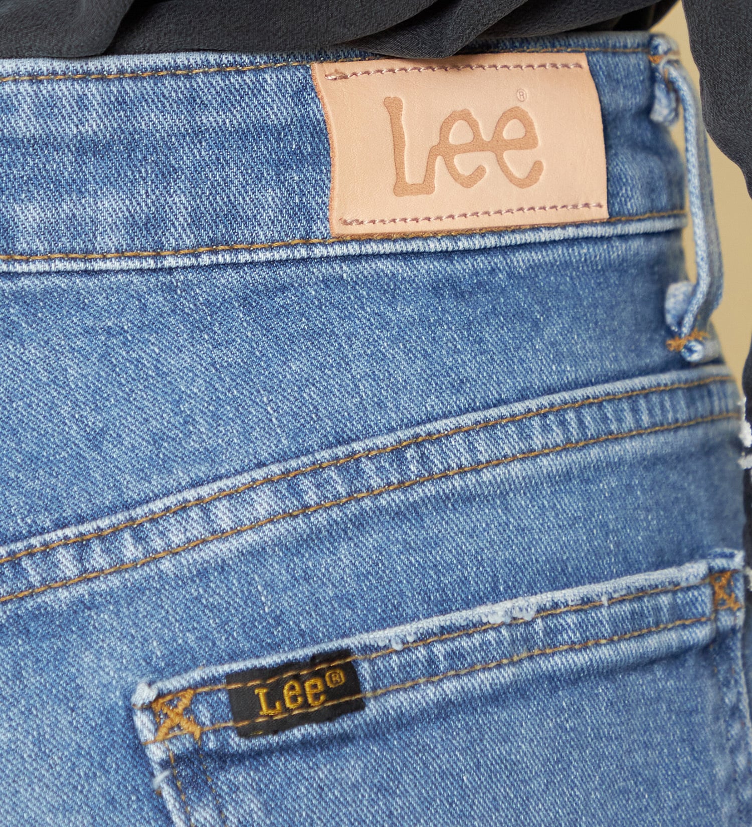 Lee(リー)の【試着対象】【OtonaMuse掲載】STANDARD WARDROBE LASTIC【ストレッチデニム】テーパードパンツ|パンツ/デニム/ジーンズパンツ/レディース|中色ブルー