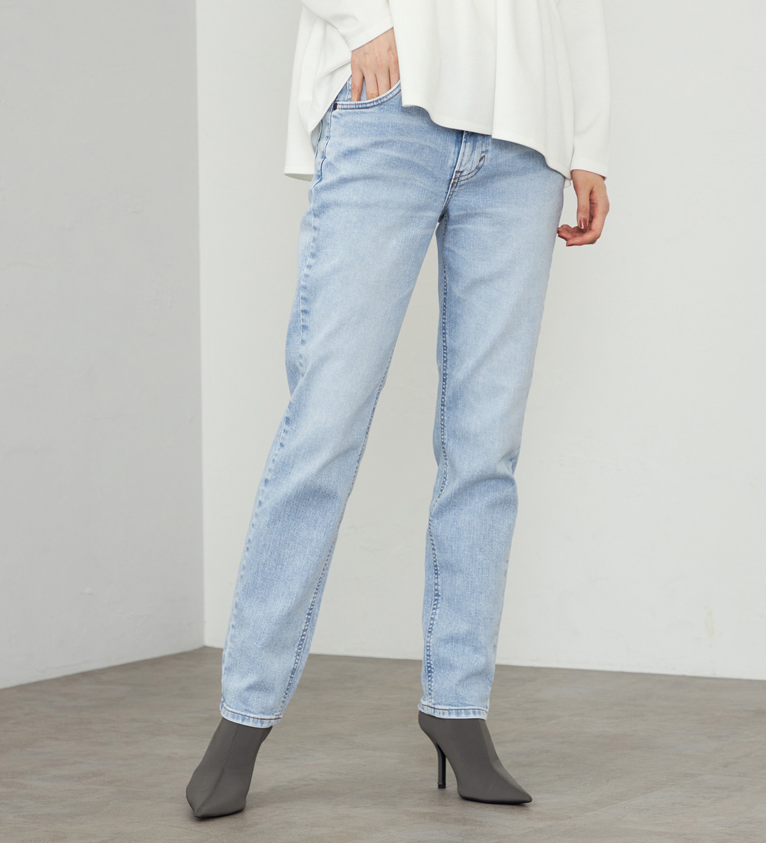 Lee(リー)のSTANDARD WARDROBE LASTIC【ストレッチデニム】テーパードパンツ|パンツ/デニム/ジーンズパンツ/レディース|淡色ブルー