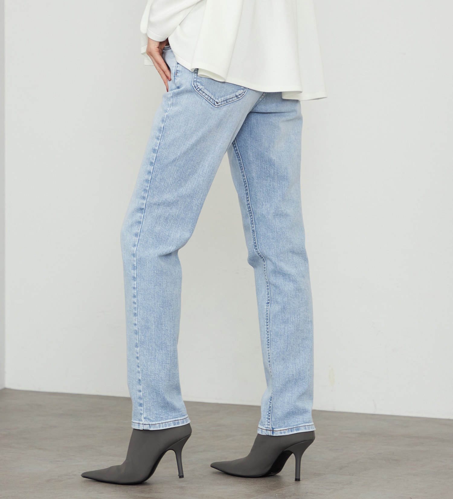 Lee(リー)のSTANDARD WARDROBE LASTIC【ストレッチデニム】テーパードパンツ|パンツ/デニム/ジーンズパンツ/レディース|淡色ブルー