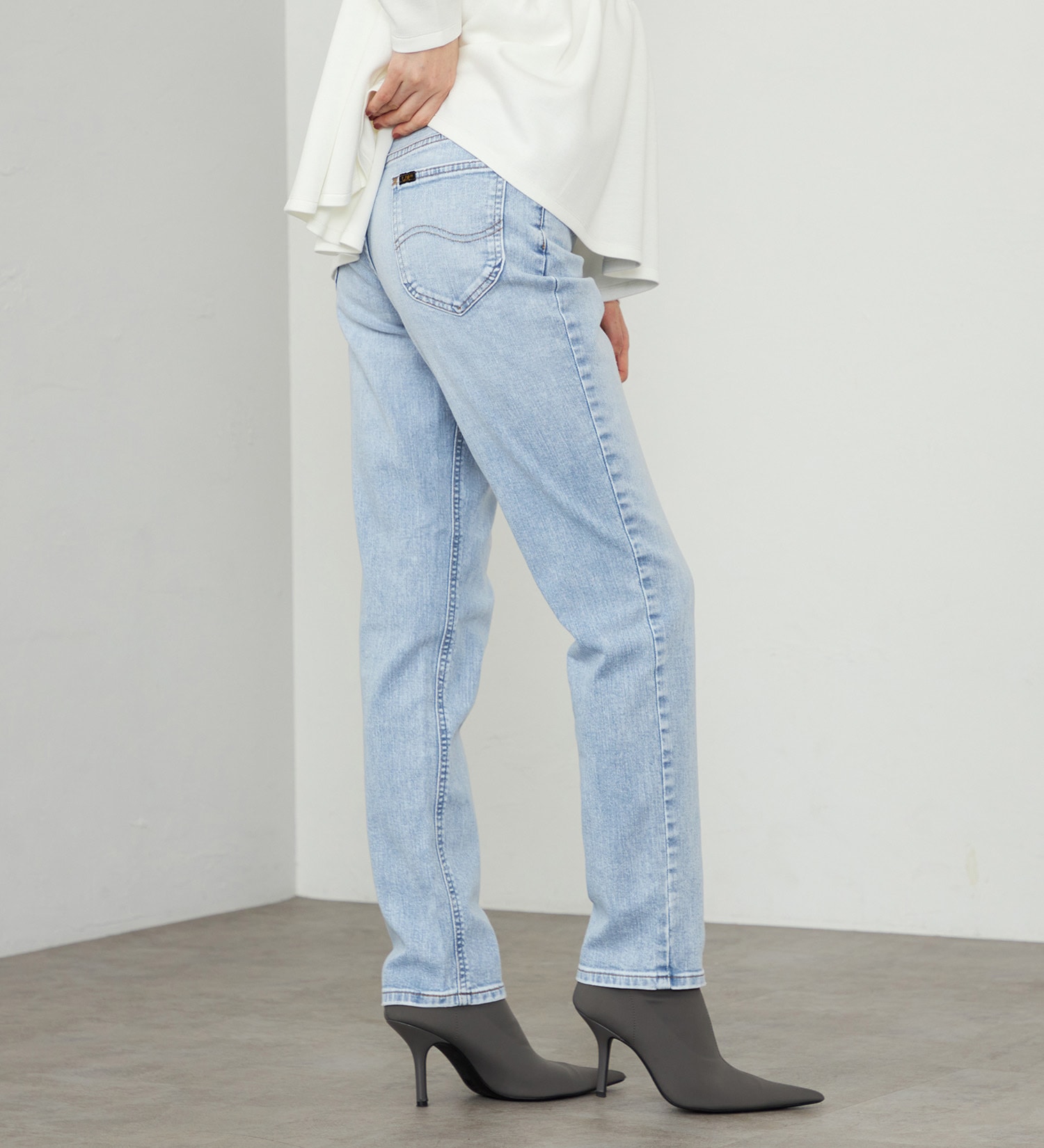 Lee(リー)のSTANDARD WARDROBE LASTIC【ストレッチデニム】テーパードパンツ|パンツ/デニム/ジーンズパンツ/レディース|淡色ブルー