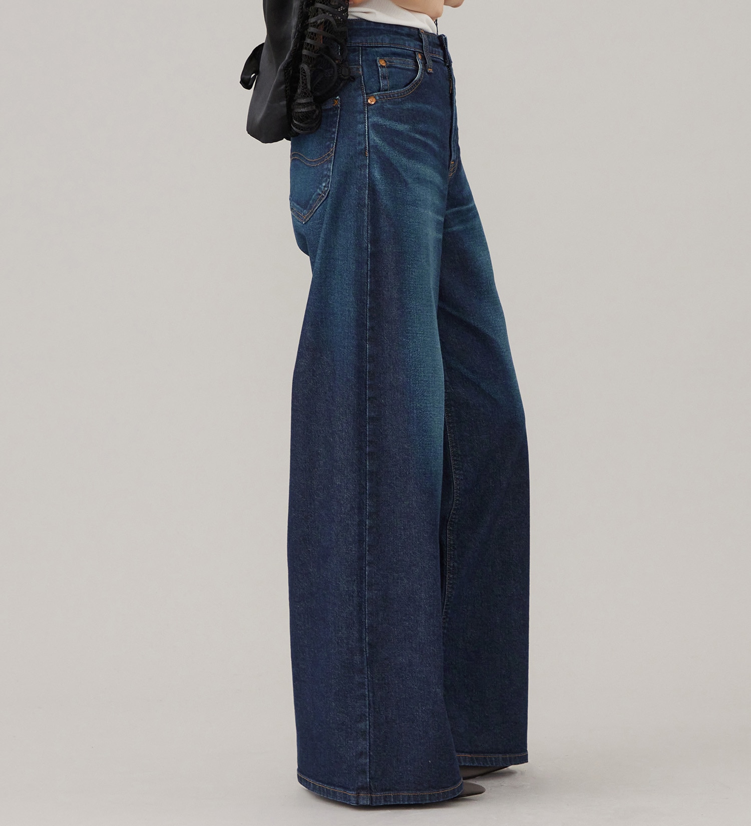 Lee(リー)のSTANDARD WARDROBE LASTIC  ワイドパンツ【ストレッチデニム】|パンツ/デニム/ジーンズパンツ/レディース|濃色ブルー