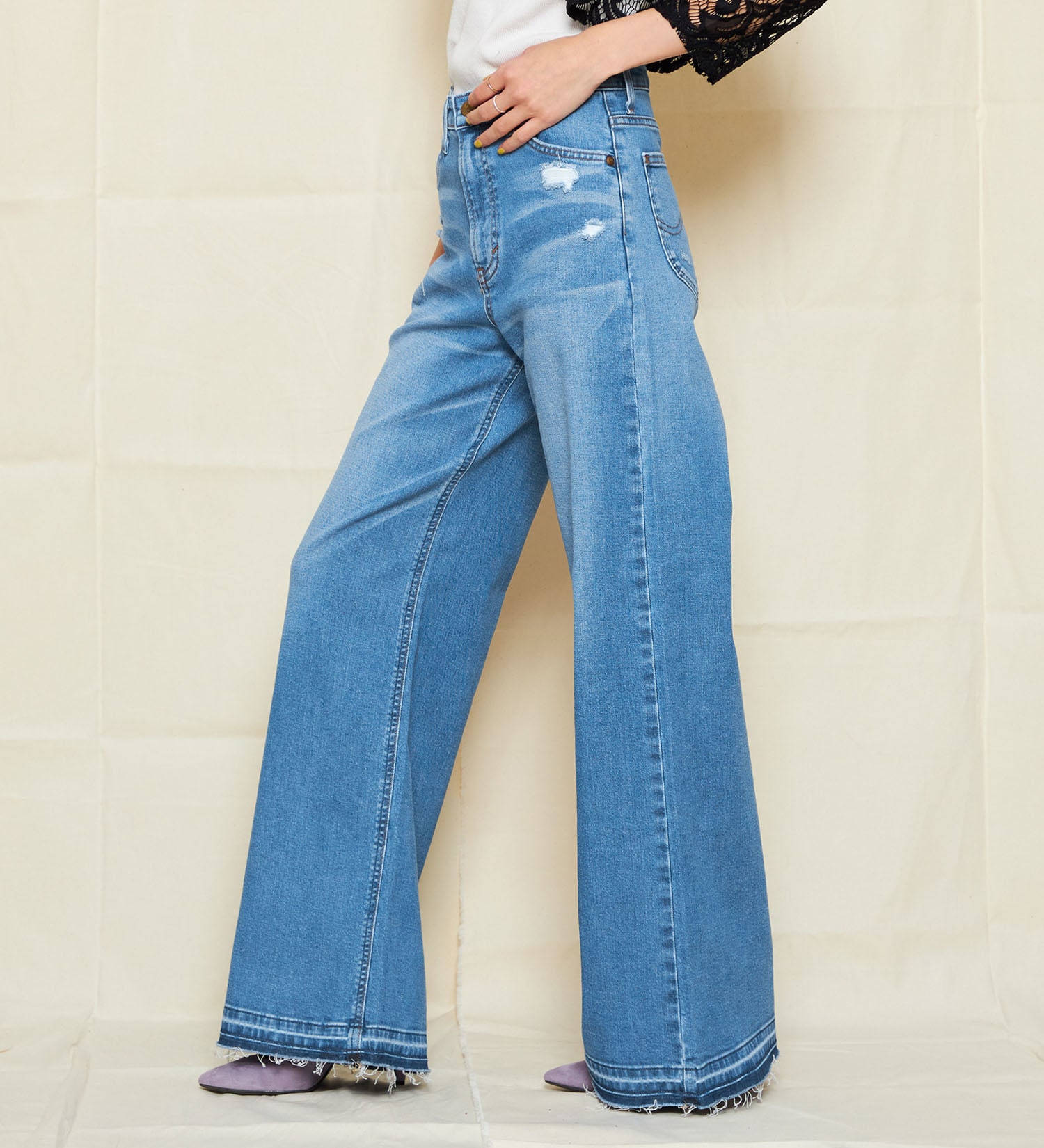 Lee(リー)の【試着対象】【春夏NEWカラー】STANDARD WARDROBE LASTIC WIDE/スタンダードワードローブ ラスティック ストレッチワイドパンツ|パンツ/デニム/ジーンズパンツ/レディース|中色ブルー