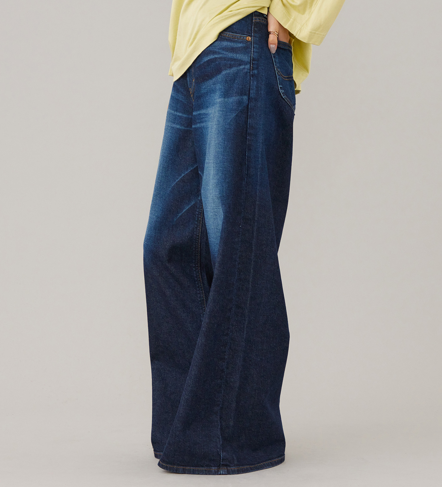 Lee(リー)のSTANDARD WARDROBE LASTIC リラックスワイド【ストレッチデニム】|パンツ/デニム/ジーンズパンツ/レディース|濃色ブルー