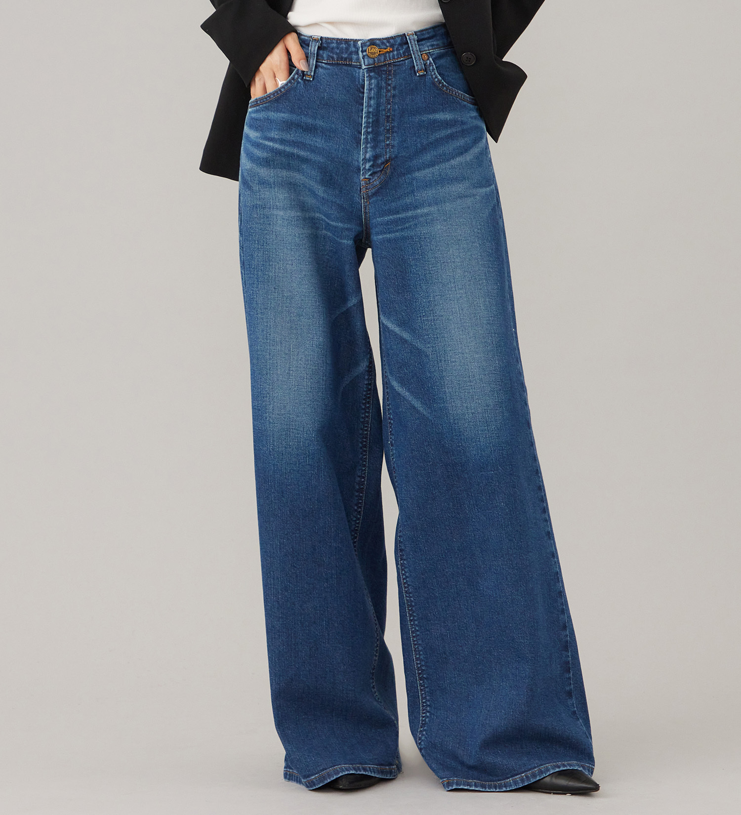 Lee(リー)のSTANDARD WARDROBE LASTIC リラックスワイド【ストレッチデニム】|パンツ/デニム/ジーンズパンツ/レディース|中色ブルー
