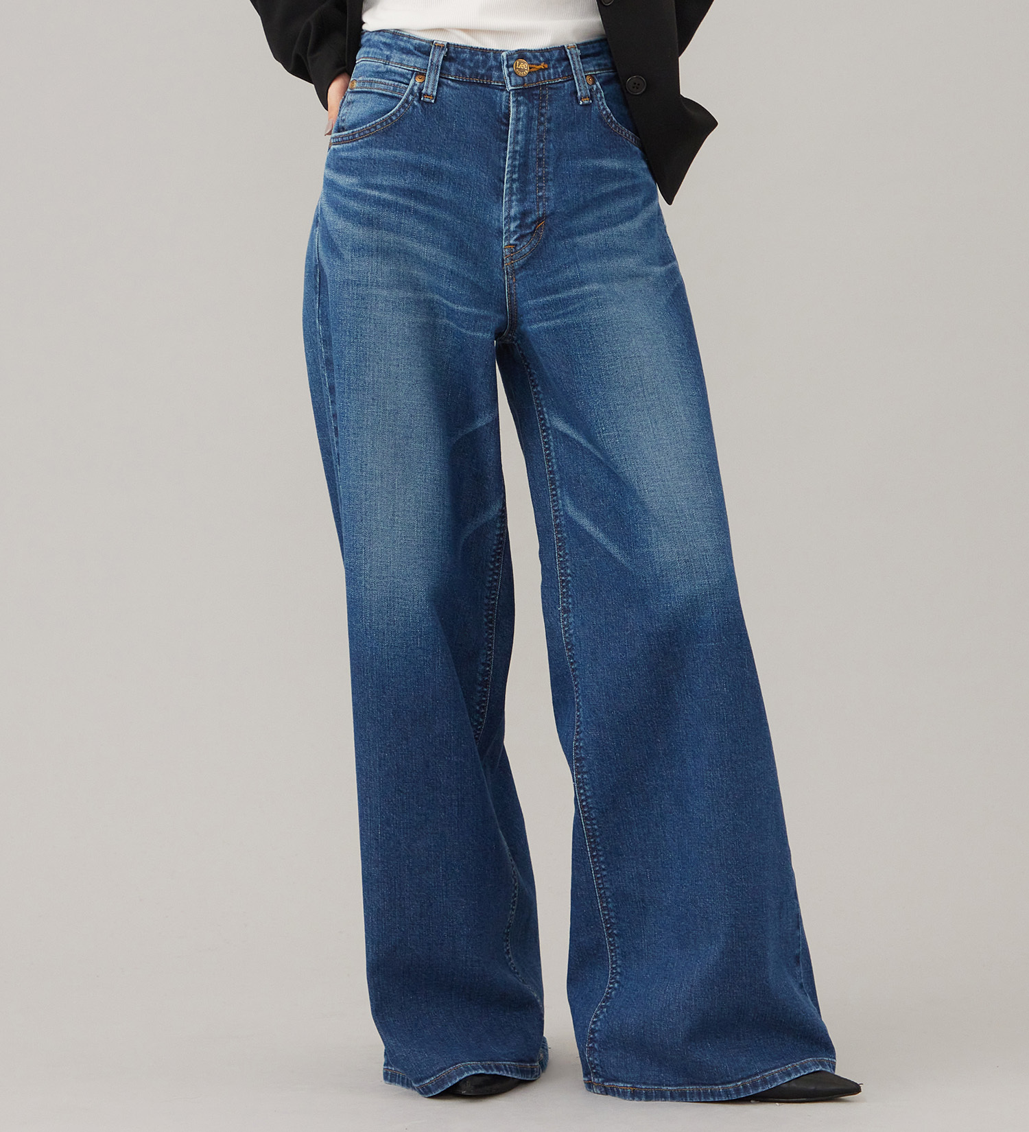 Lee(リー)のSTANDARD WARDROBE LASTIC リラックスワイド【ストレッチデニム】|パンツ/デニム/ジーンズパンツ/レディース|中色ブルー