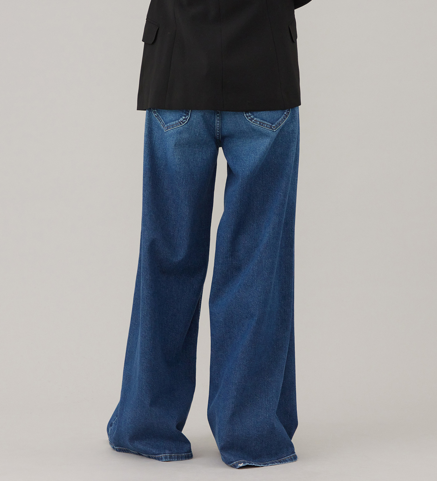 Lee(リー)のSTANDARD WARDROBE LASTIC リラックスワイド【ストレッチデニム】|パンツ/デニム/ジーンズパンツ/レディース|中色ブルー