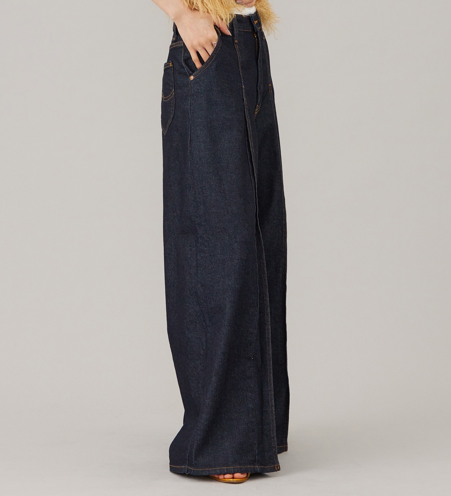Lee(リー)のSTANDARD WARDROBE LASTIC プリ―テッドワイド【ストレッチデニム】|パンツ/デニム/ジーンズパンツ/レディース|インディゴブルー