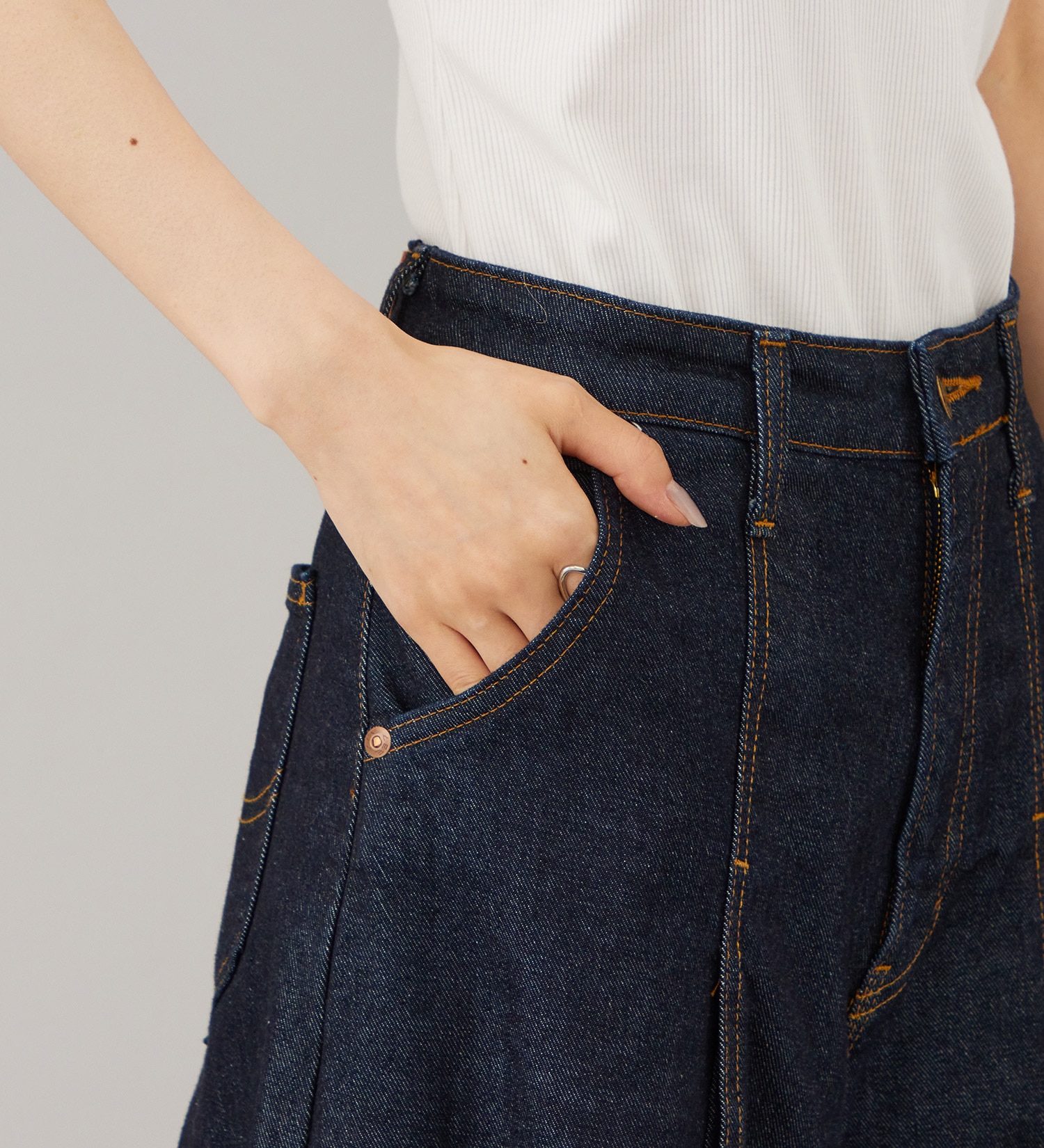 Lee(リー)のSTANDARD WARDROBE LASTIC プリ―テッドワイド【ストレッチデニム】|パンツ/デニム/ジーンズパンツ/レディース|インディゴブルー