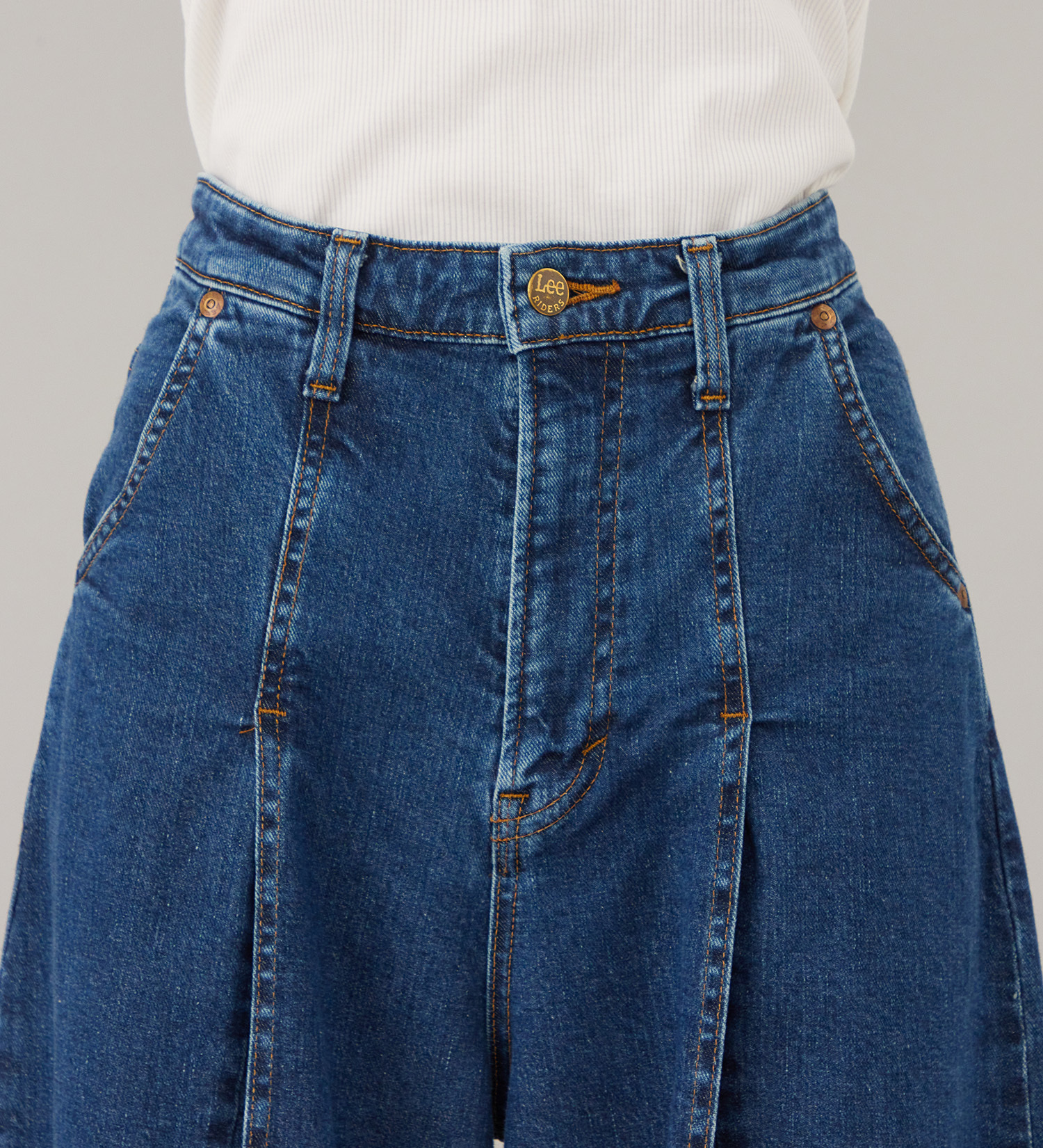 Lee(リー)のSTANDARD WARDROBE LASTIC プリ―テッドワイド【ストレッチデニム】|パンツ/デニム/ジーンズパンツ/レディース|中色ブルー