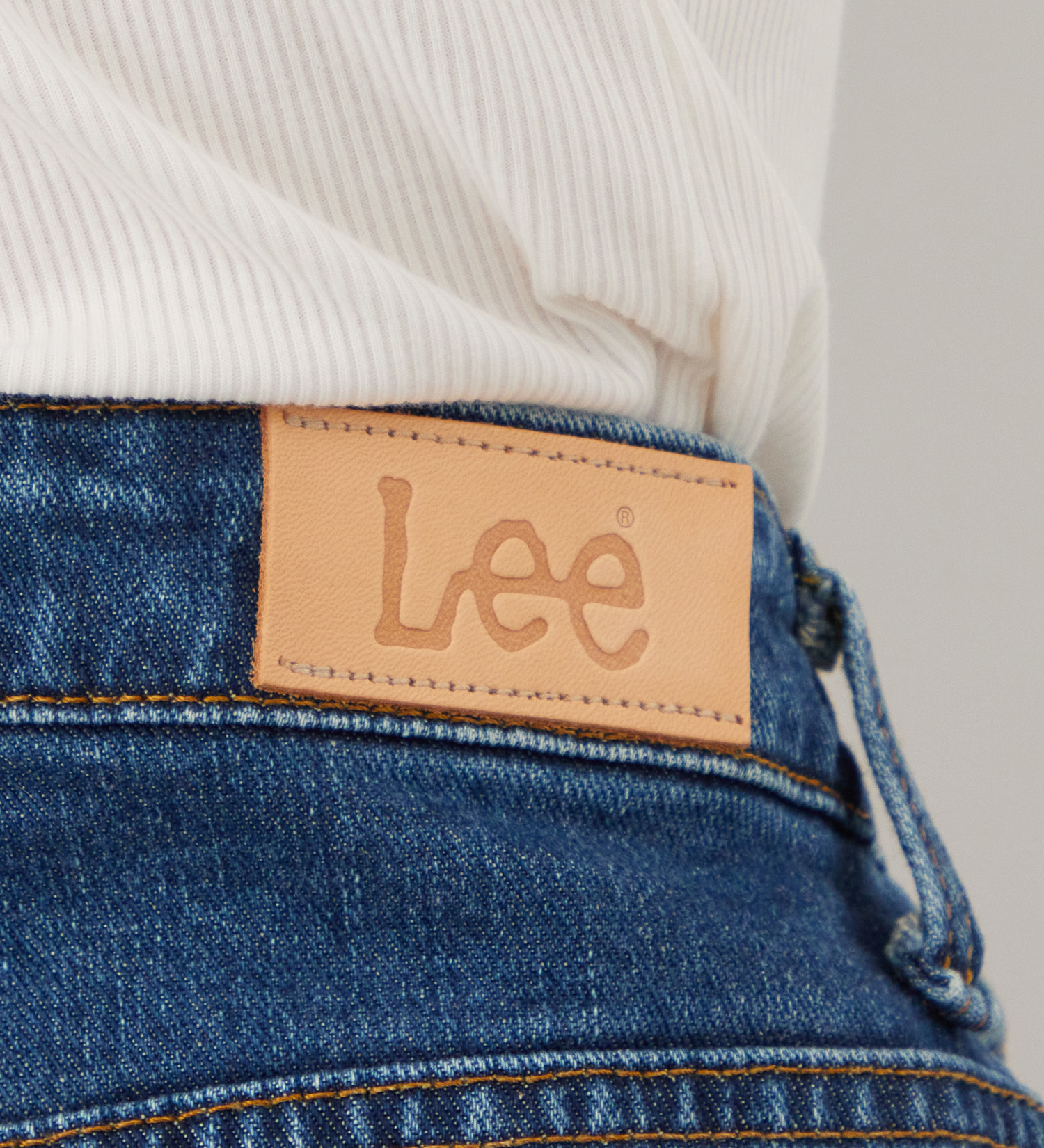 Lee(リー)のSTANDARD WARDROBE LASTIC プリ―テッドワイド【ストレッチデニム】|パンツ/デニム/ジーンズパンツ/レディース|中色ブルー