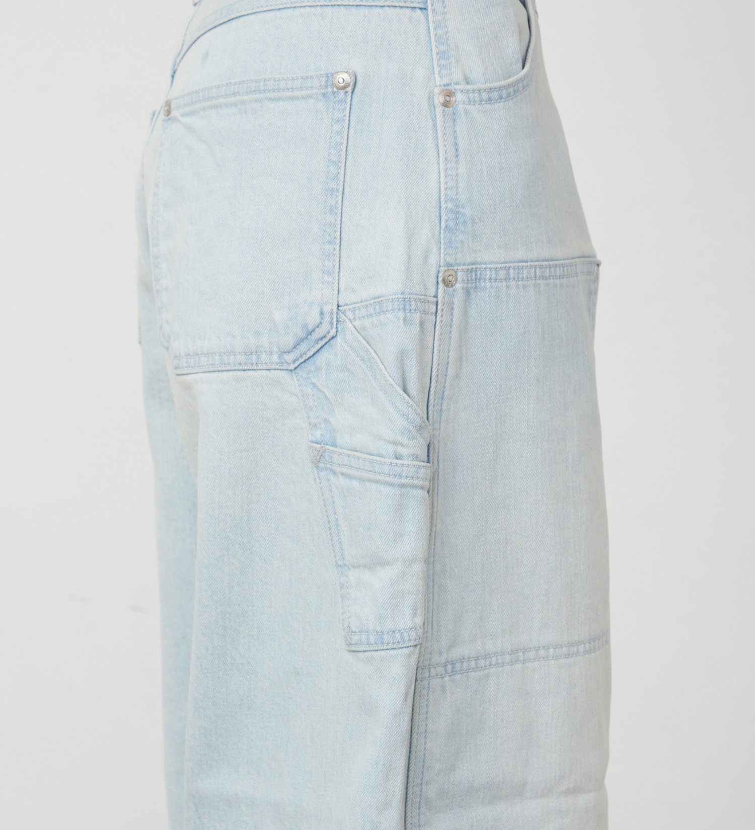 Lee(リー)の【EC/直営店別注】ダブルニーコクーンデニムパンツ|パンツ/デニム/ジーンズパンツ/レディース|淡色ブルー