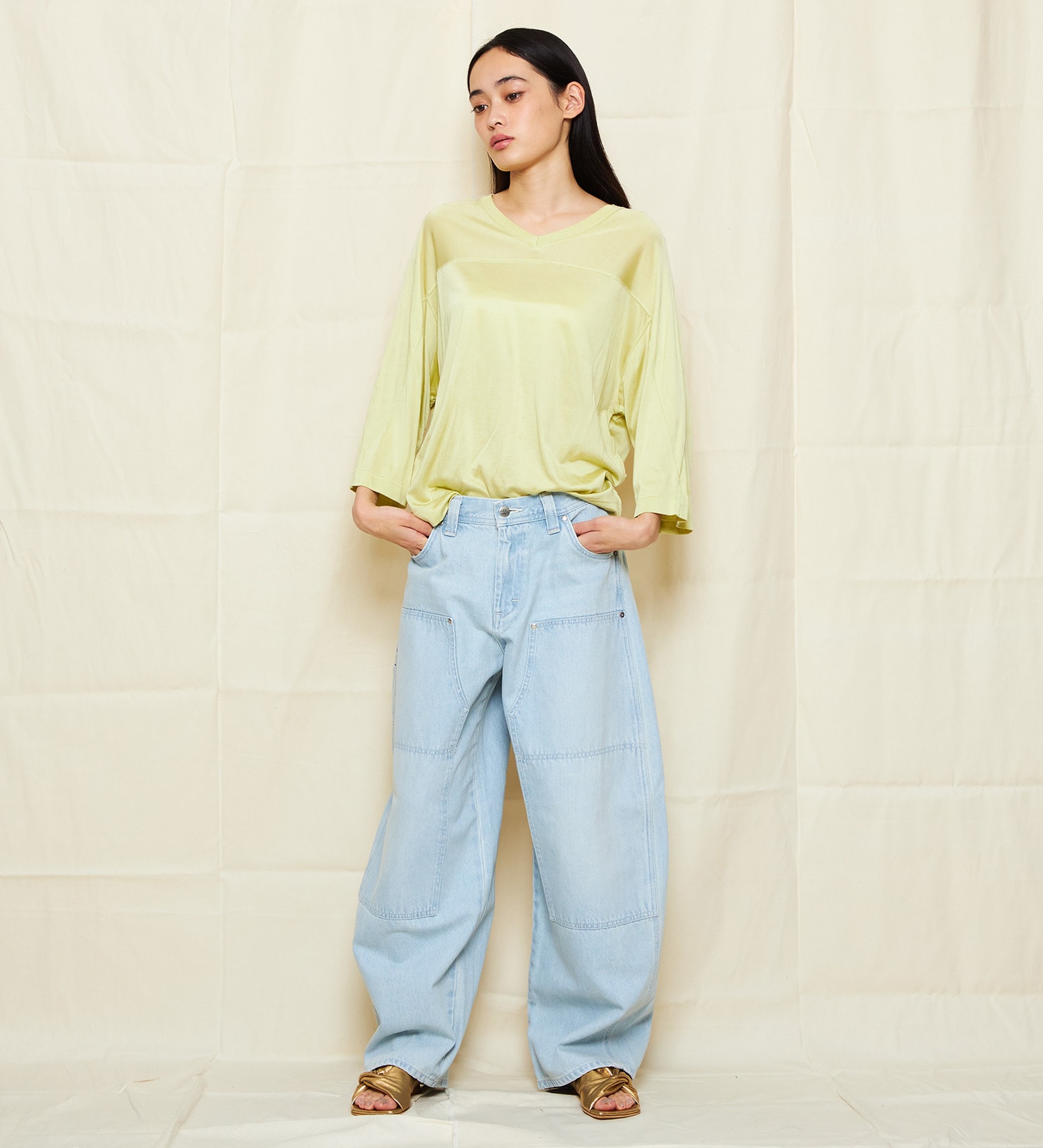 Lee(リー)の【EC/直営店別注】ダブルニーコクーンデニムパンツ|パンツ/デニム/ジーンズパンツ/レディース|淡色ブルー
