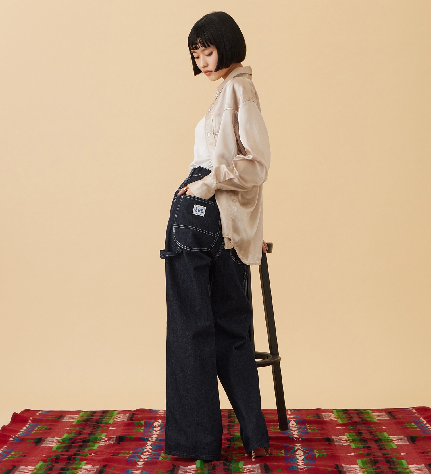 Lee(リー)の【予約】LOOSE FALRE PAINTER/ルーズフレアペインターデニムパンツ DUNGAREES【セットアップ対応】|パンツ/デニム/ジーンズパンツ/レディース|インディゴブルー