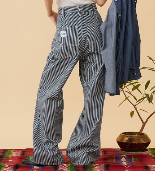 Lee(リー)の【予約】LOOSE FALRE PAINTER/ルーズフレアペインターデニムパンツ DUNGAREES【セットアップ対応】|パンツ/デニム/ジーンズパンツ/レディース|ヒッコリー