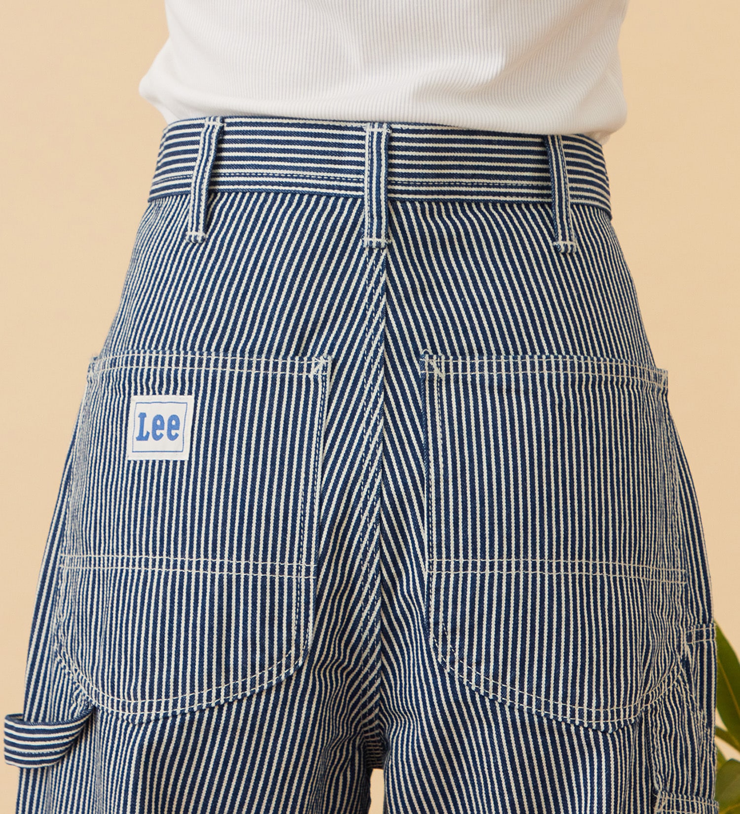 Lee(リー)の【予約】LOOSE FALRE PAINTER/ルーズフレアペインターデニムパンツ DUNGAREES【セットアップ対応】|パンツ/デニム/ジーンズパンツ/レディース|ヒッコリー