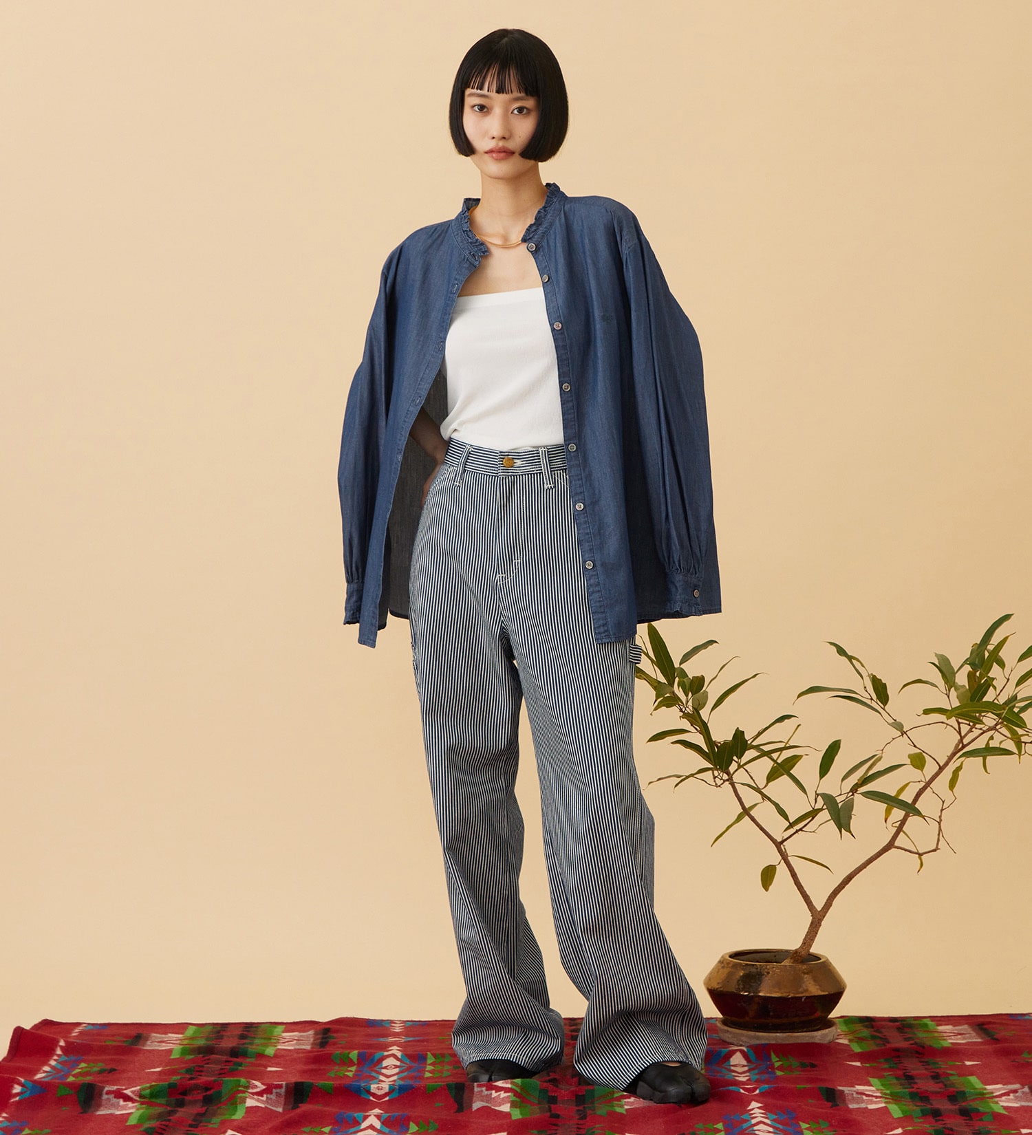 Lee(リー)の【予約】LOOSE FALRE PAINTER/ルーズフレアペインターデニムパンツ DUNGAREES【セットアップ対応】|パンツ/デニム/ジーンズパンツ/レディース|ヒッコリー
