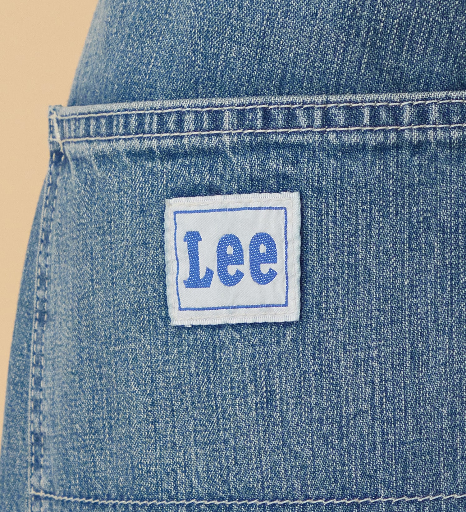Lee(リー)の【予約】LOOSE FALRE PAINTER/ルーズフレアペインターデニムパンツ DUNGAREES【セットアップ対応】|パンツ/デニム/ジーンズパンツ/レディース|中色ブルー