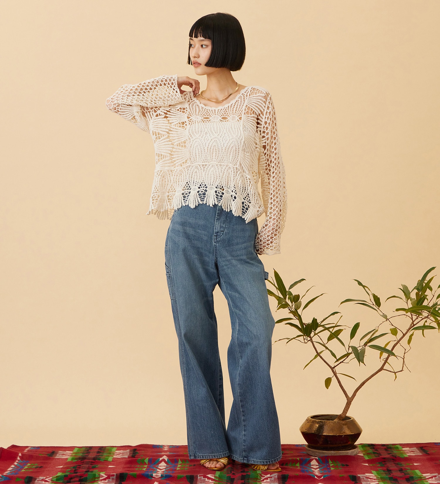 Lee(リー)の【予約】LOOSE FALRE PAINTER/ルーズフレアペインターデニムパンツ DUNGAREES【セットアップ対応】|パンツ/デニム/ジーンズパンツ/レディース|中色ブルー