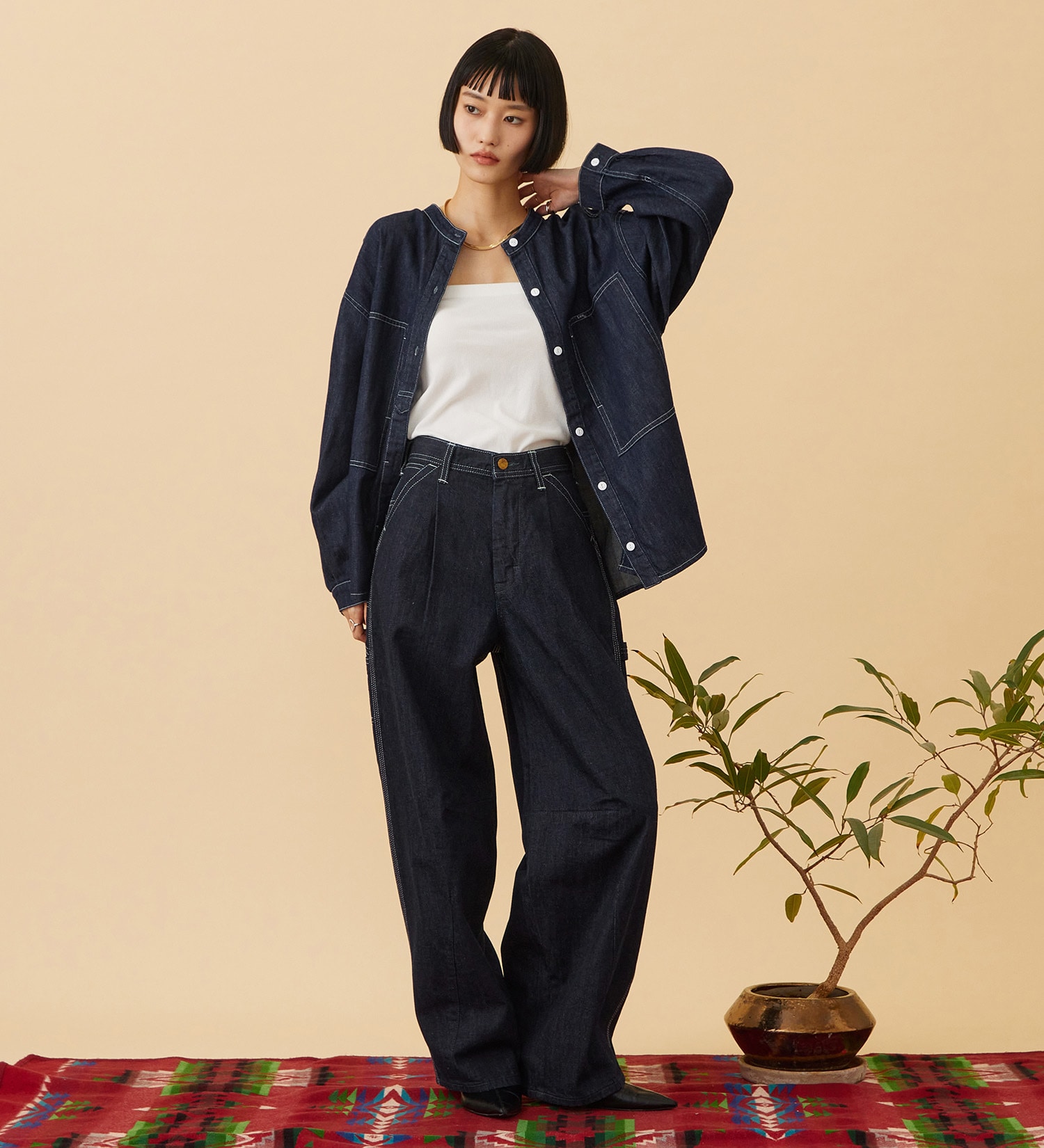 Lee(リー)の【予約】ARCH PAINTER/アーチペインターデニムパンツ DUNGAREES【セットアップ対応】|パンツ/デニム/ジーンズパンツ/レディース|インディゴブルー