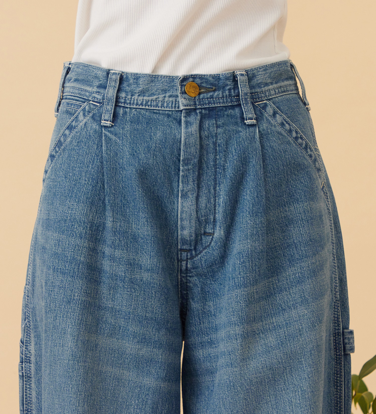 Lee(リー)の【予約】ARCH PAINTER/アーチペインターデニムパンツ DUNGAREES【セットアップ対応】|パンツ/デニム/ジーンズパンツ/レディース|中色ブルー