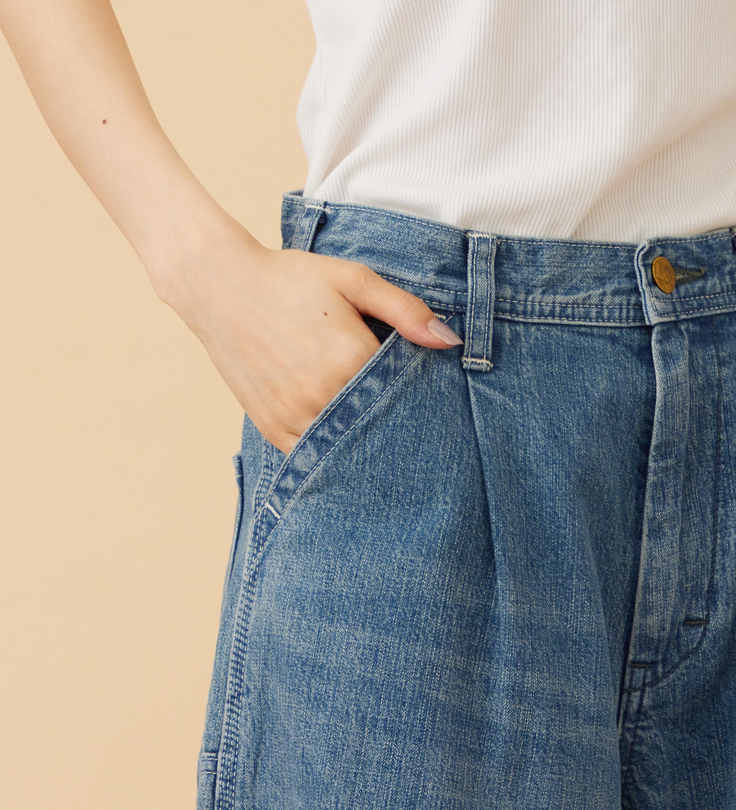 Lee(リー)の【予約】ARCH PAINTER/アーチペインターデニムパンツ DUNGAREES【セットアップ対応】|パンツ/デニム/ジーンズパンツ/レディース|中色ブルー