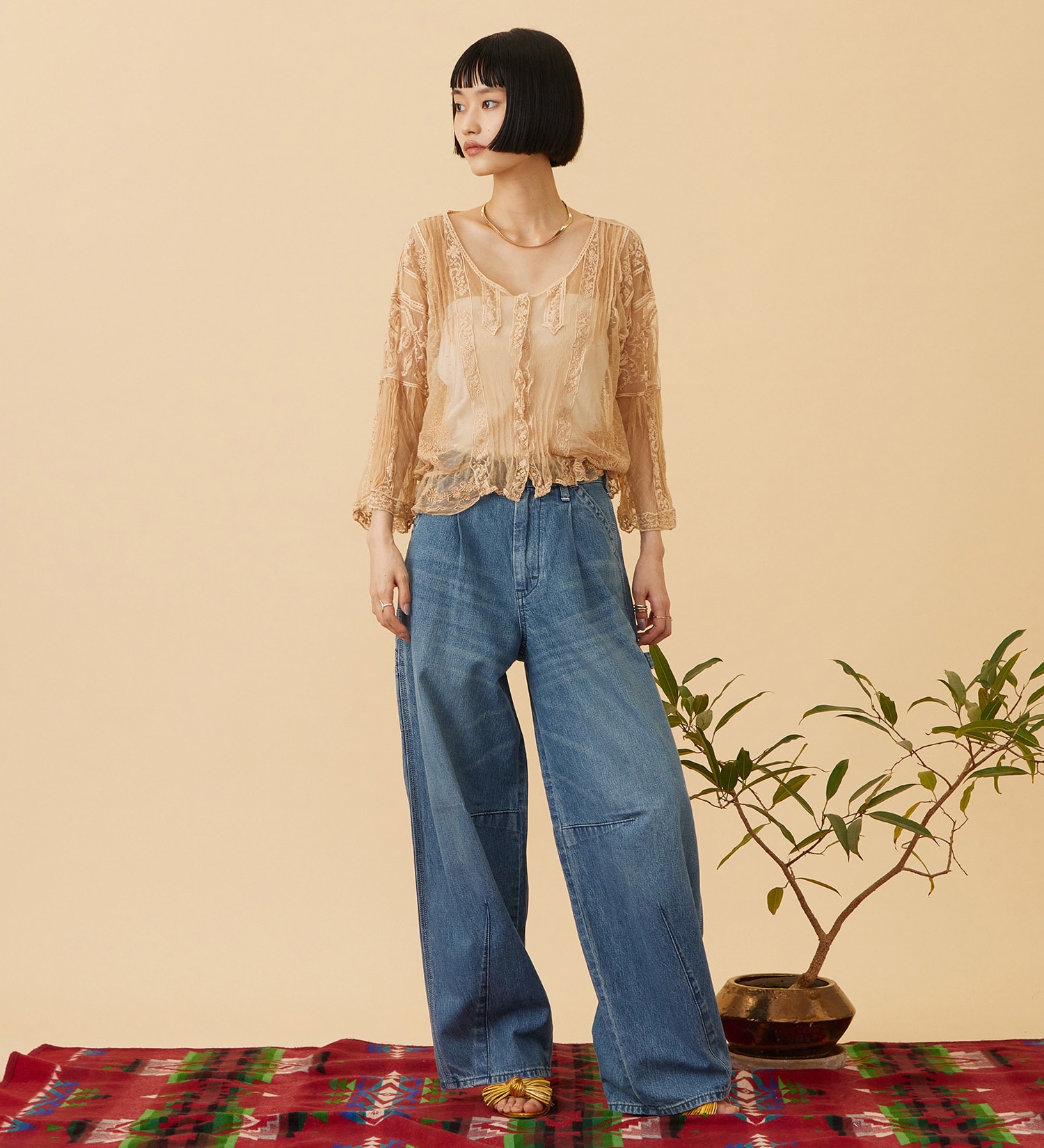 Lee(リー)の【予約】ARCH PAINTER/アーチペインターデニムパンツ DUNGAREES【セットアップ対応】|パンツ/デニム/ジーンズパンツ/レディース|中色ブルー