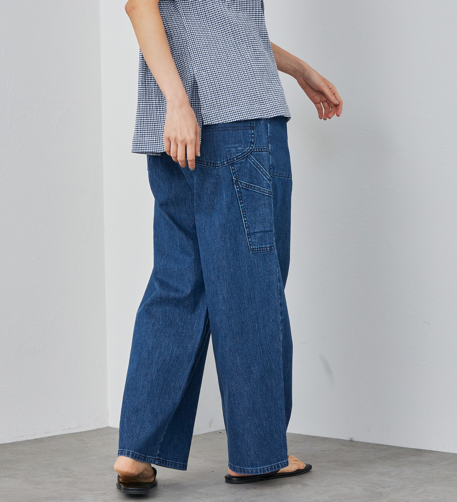 Lee(リー)の【直営店・WEB別注】リラックスワイドペインターパンツ 【涼/JADE AIR/軽量デニム】|パンツ/デニム/ジーンズパンツ/レディース|中色ブルー