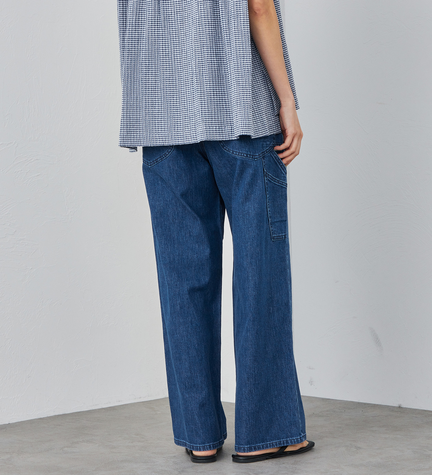 Lee(リー)の【直営店・WEB別注】リラックスワイドペインターパンツ 【涼/JADE AIR/軽量デニム】|パンツ/デニム/ジーンズパンツ/レディース|中色ブルー