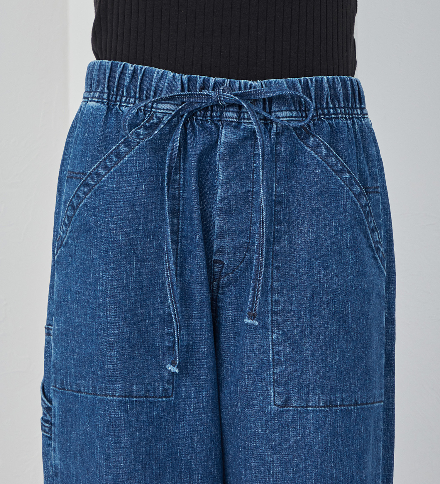 Lee(リー)の【直営店・WEB別注】リラックスワイドペインターパンツ 【涼/JADE AIR/軽量デニム】|パンツ/デニム/ジーンズパンツ/レディース|中色ブルー