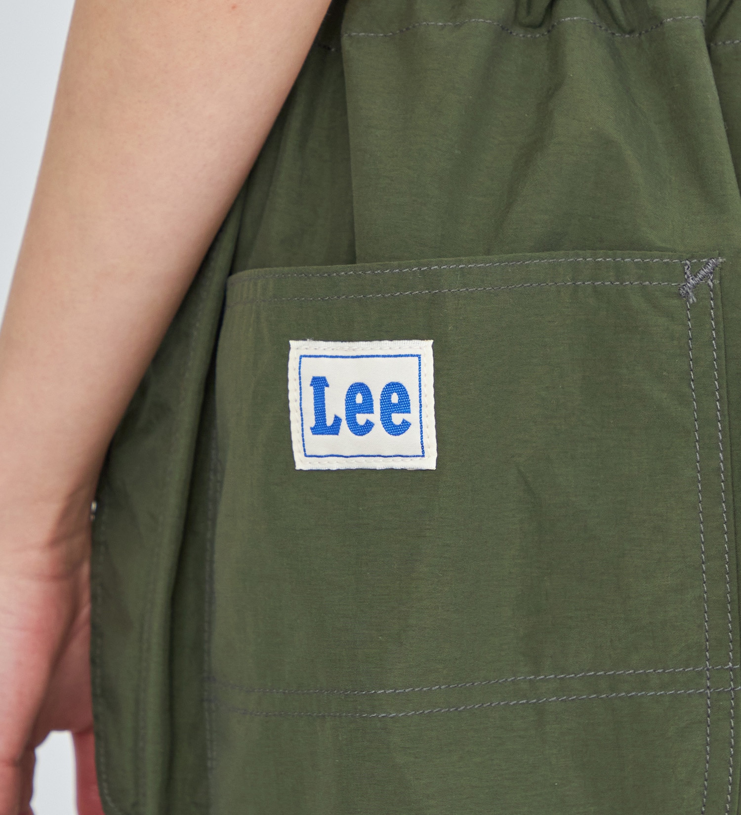 Lee(リー)の【SALE】【リニューアル】パラシュートイージーパンツ|パンツ/パンツ/レディース|オリーブ